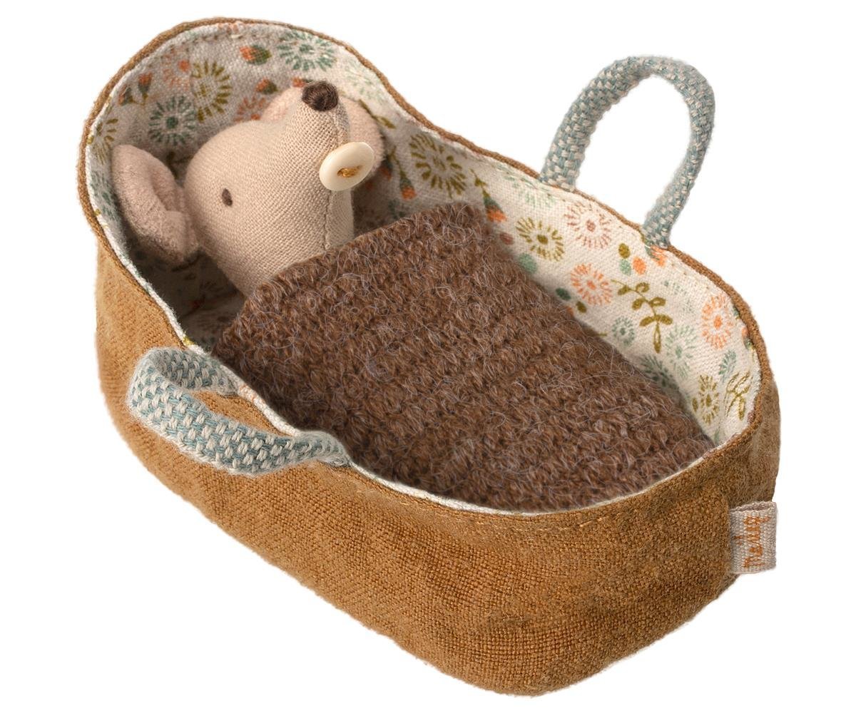 Baby Maus im Tragebettchen, braun 