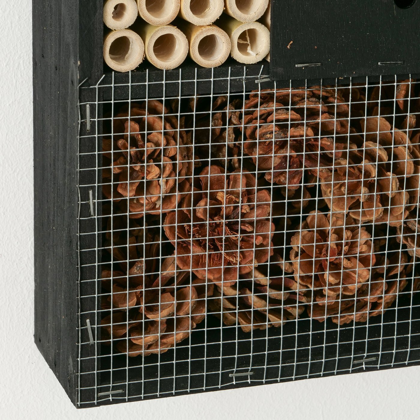 Insektenhotel Bieny, schwarz, natur 10 x 34 x 47 cm