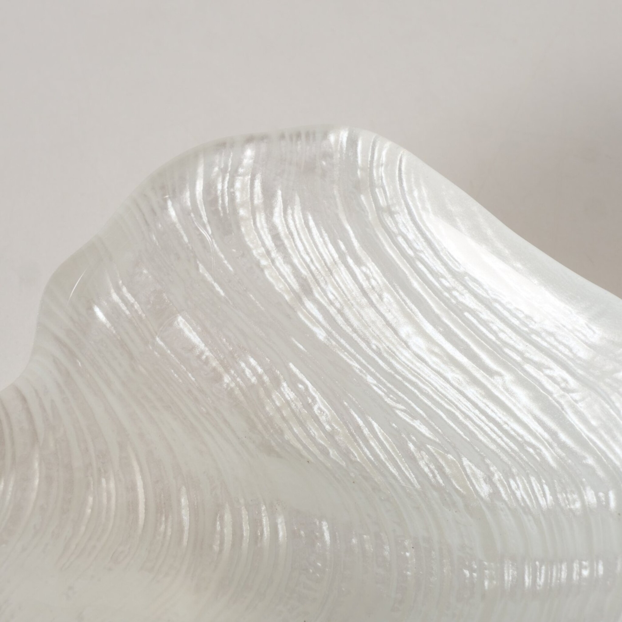 Schale Venus in Muschelform, weiss 27 x 20 x 66 cm