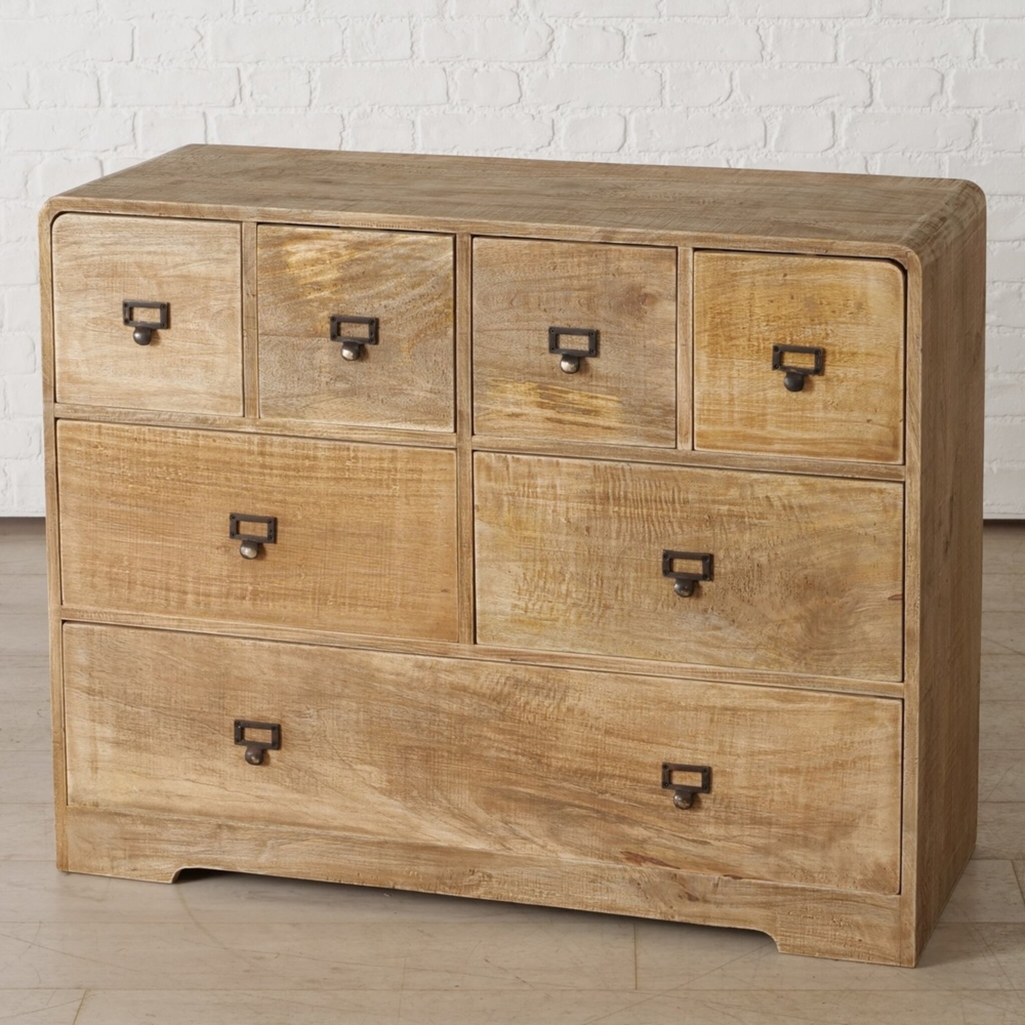 Boltze Kommode Vanita aus Mangoholz – Romantischer Skandi-Landhaus-Stauraum, natur 