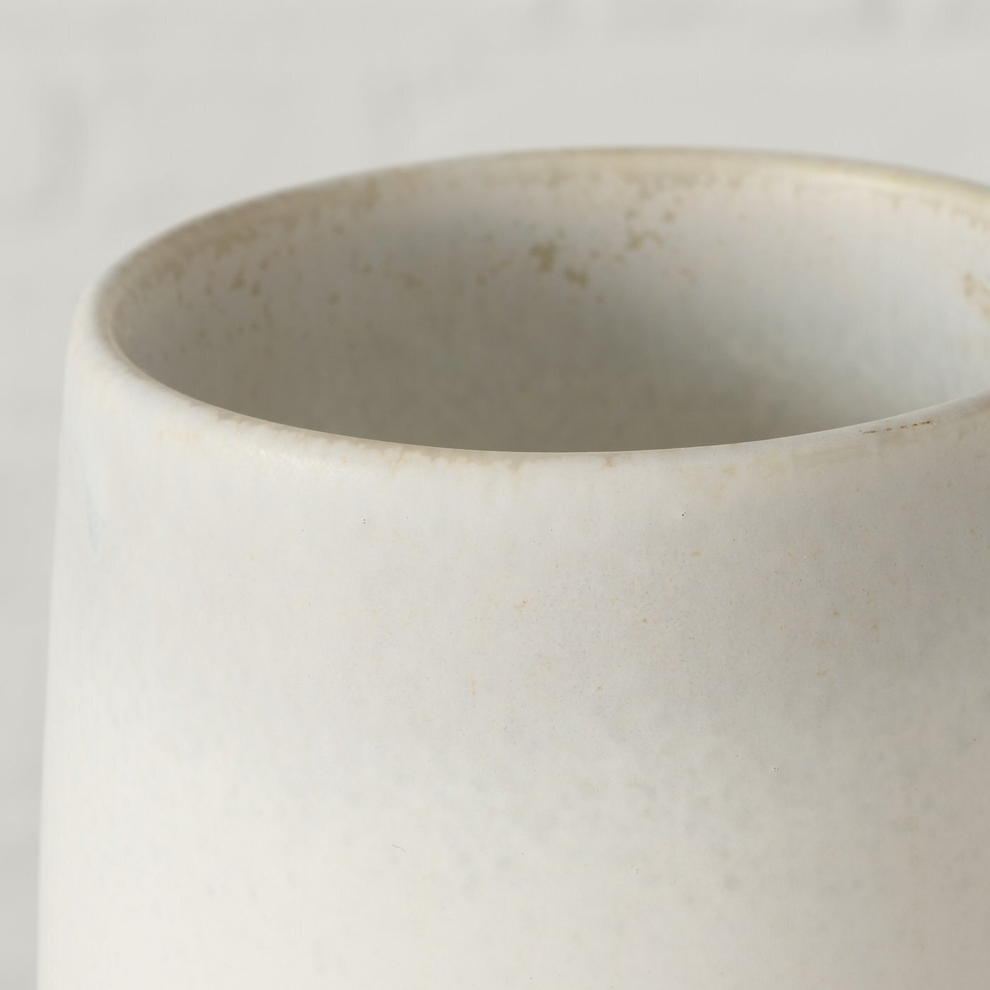 Tasse Elysa aus Steingut, beige