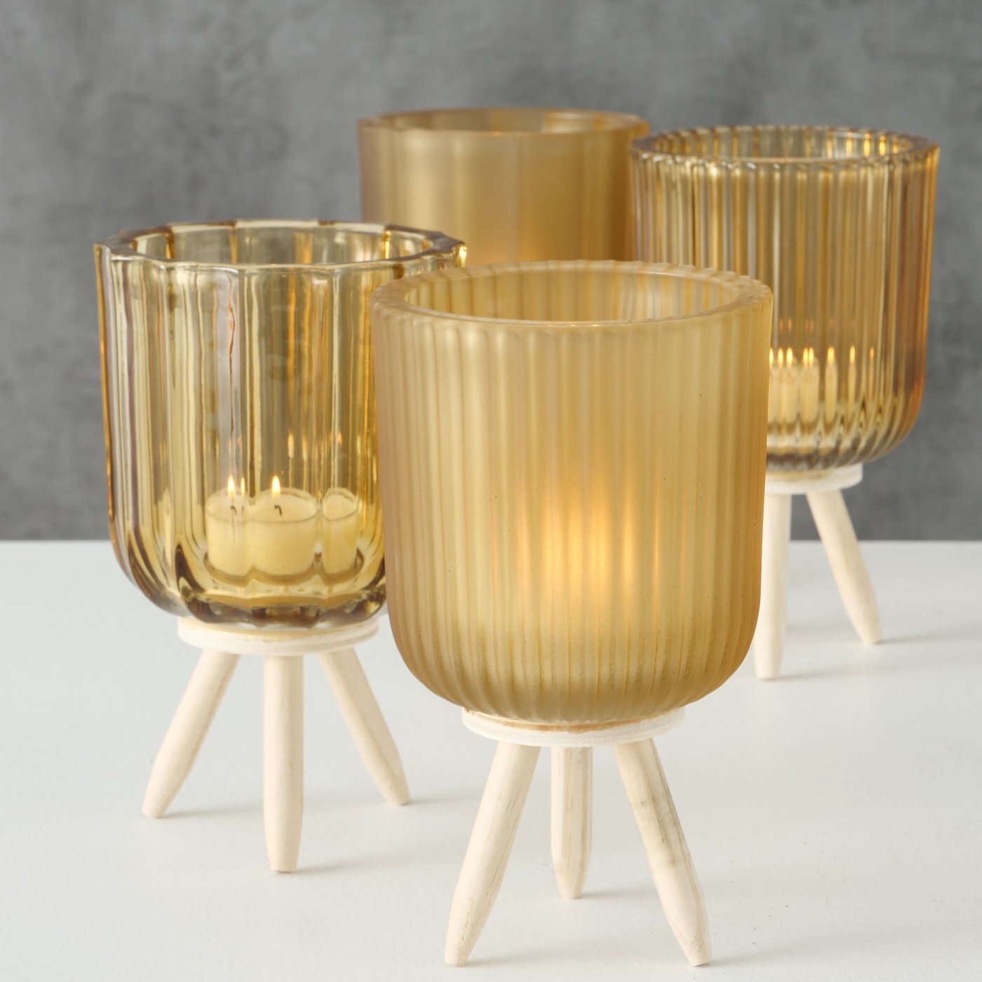 Teelichthalter Danteo auf Füßen, gelb 