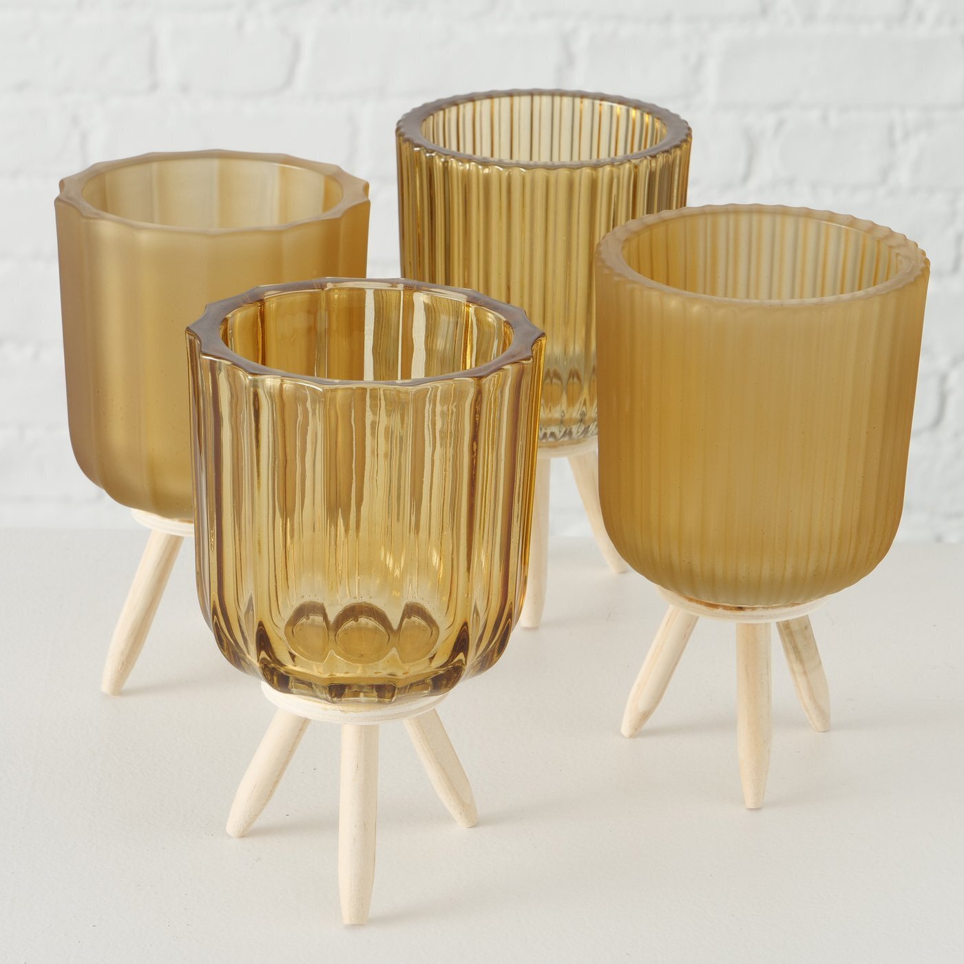 Teelichthalter Danteo auf Füßen, gelb 