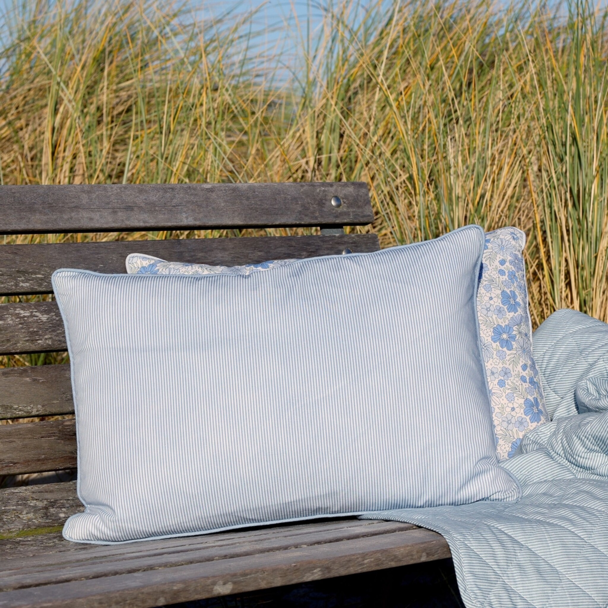 Chic Antique Kissenbezug Aix mit Vintage Streifenmuster, 50x35 cm, blau 