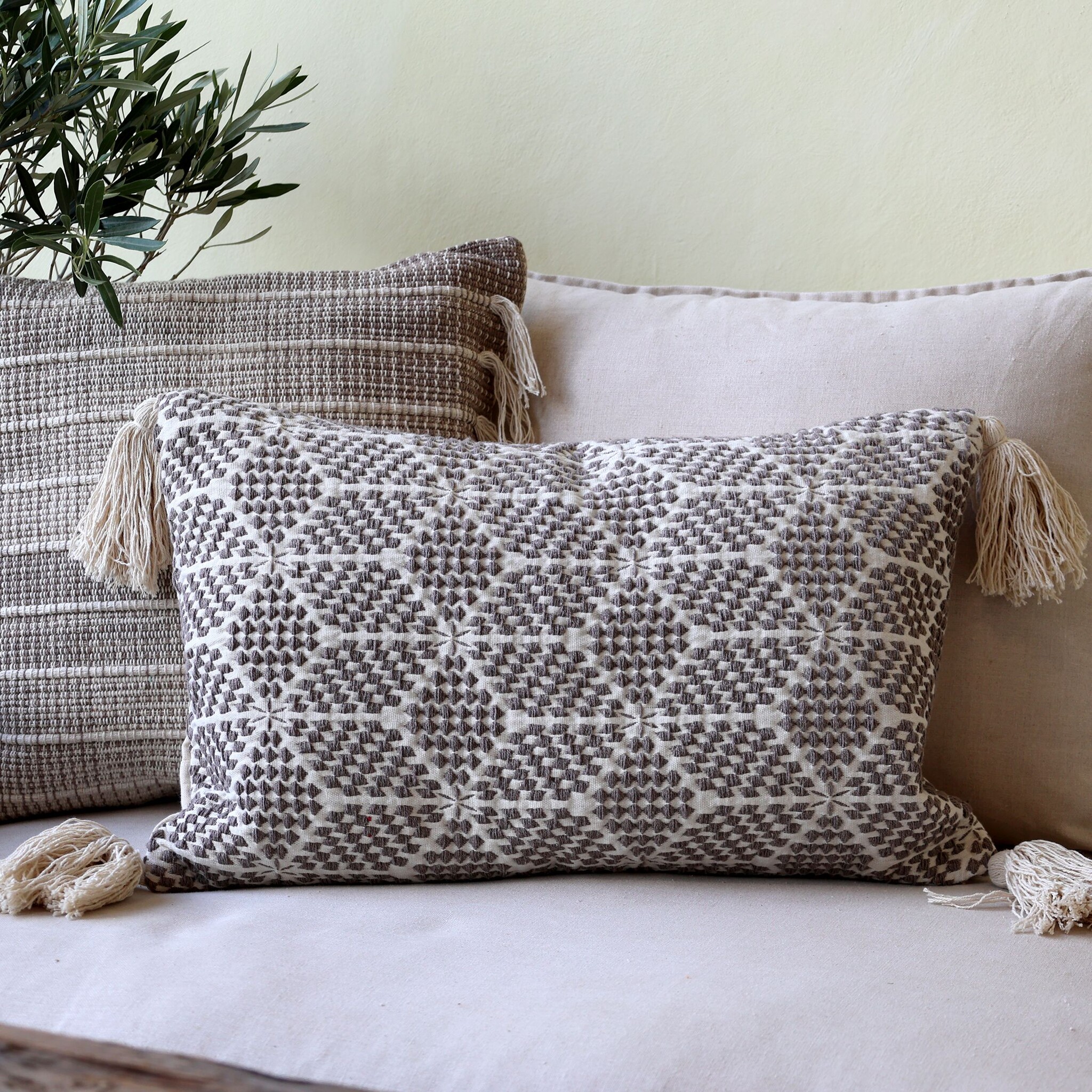 Aix Kissebezug mit Quasten, mokka 