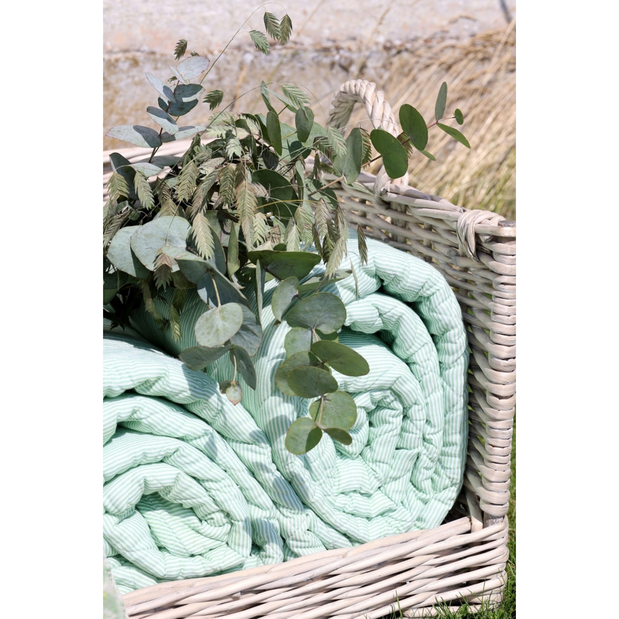 Chic Antique Aix Quilt – Maritime Steppdecke aus Baumwolle, grün 