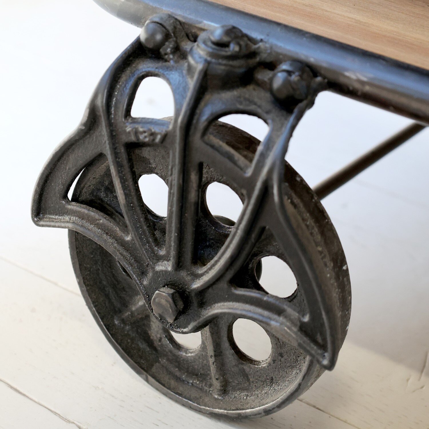 Barschrank auf Rädern, antique kohle 