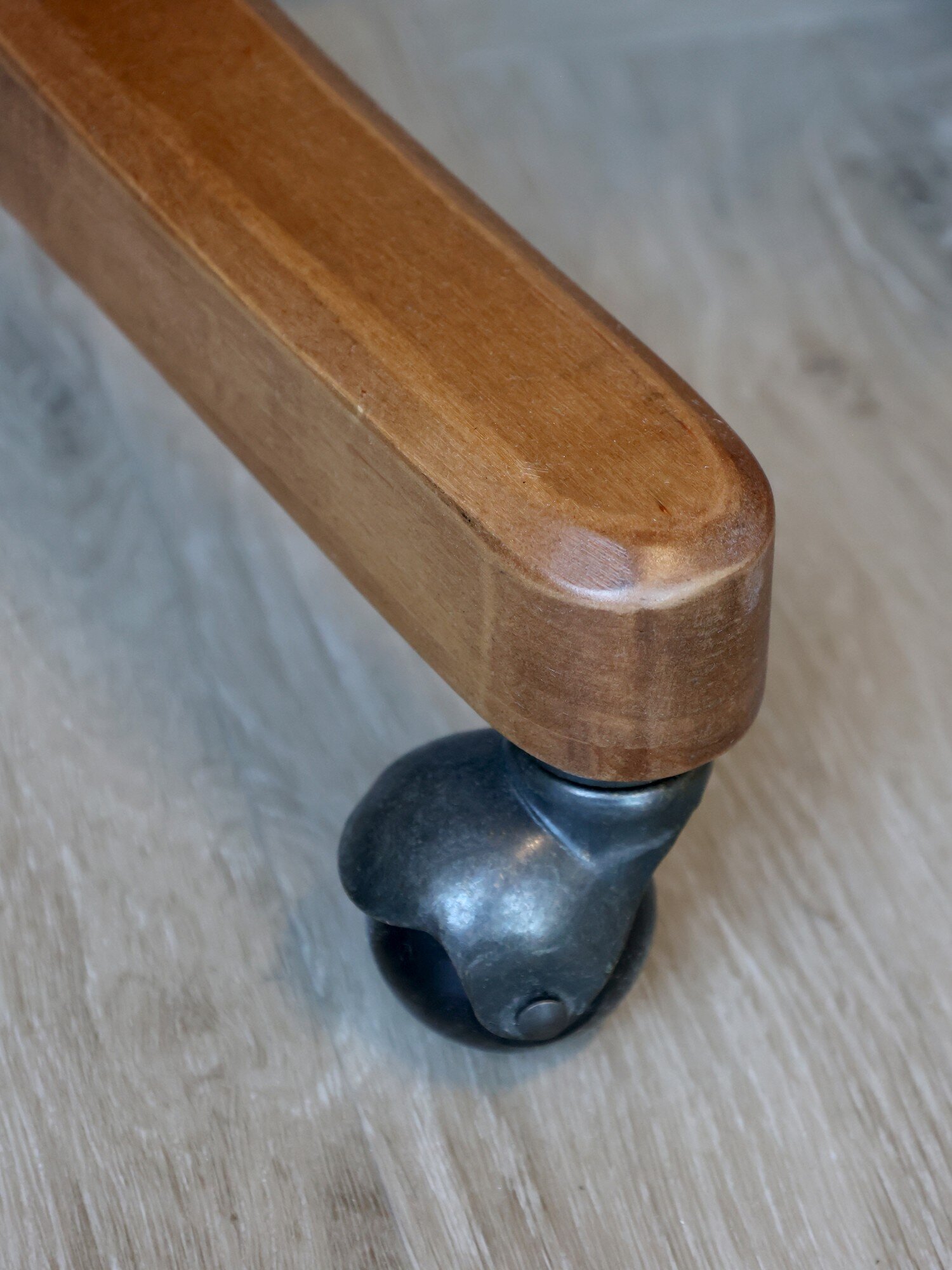 Französischer Bürostuhl mit Geflechtsitz, natur 