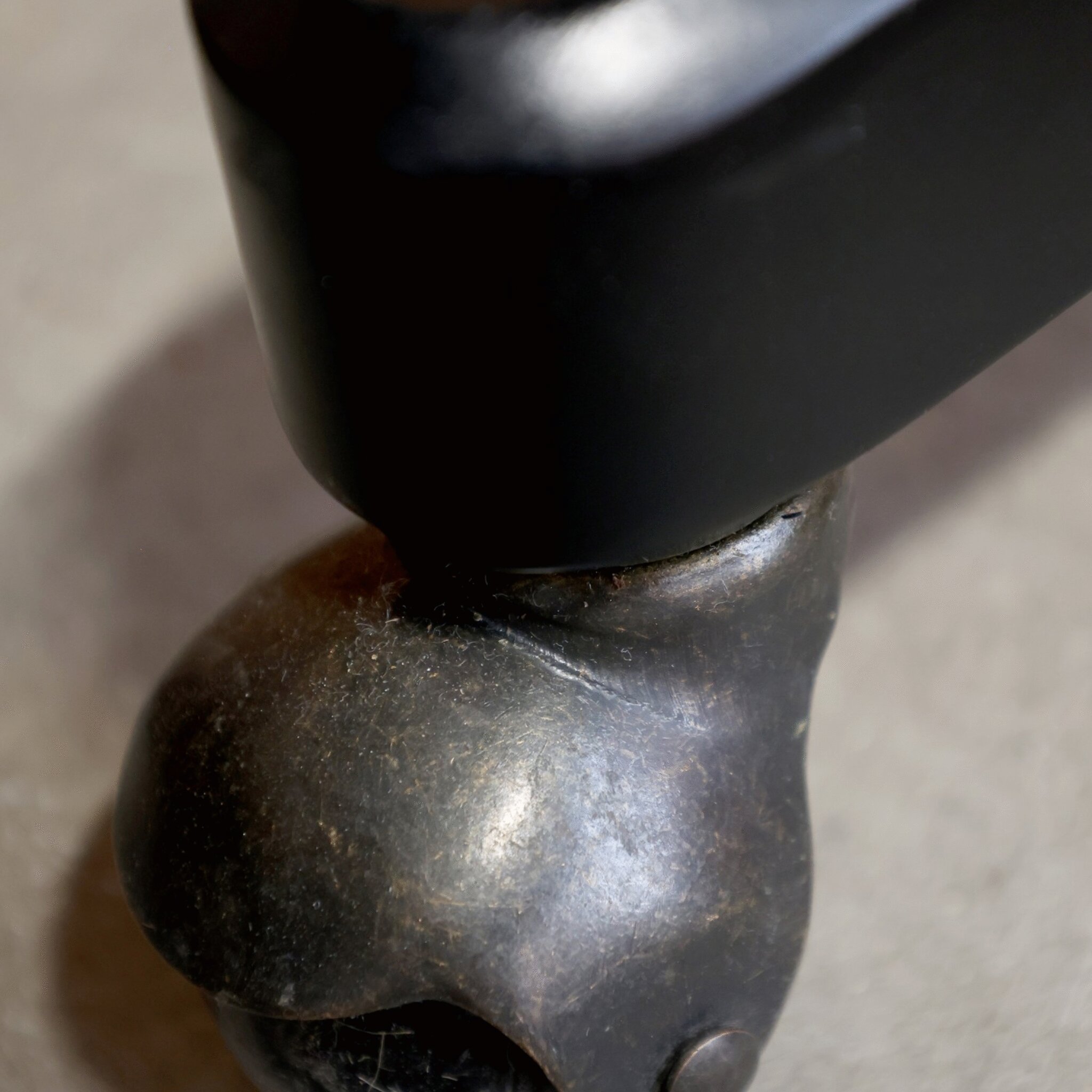 Französischer Bürostuhl mit Geflechtsitz, schwarz 