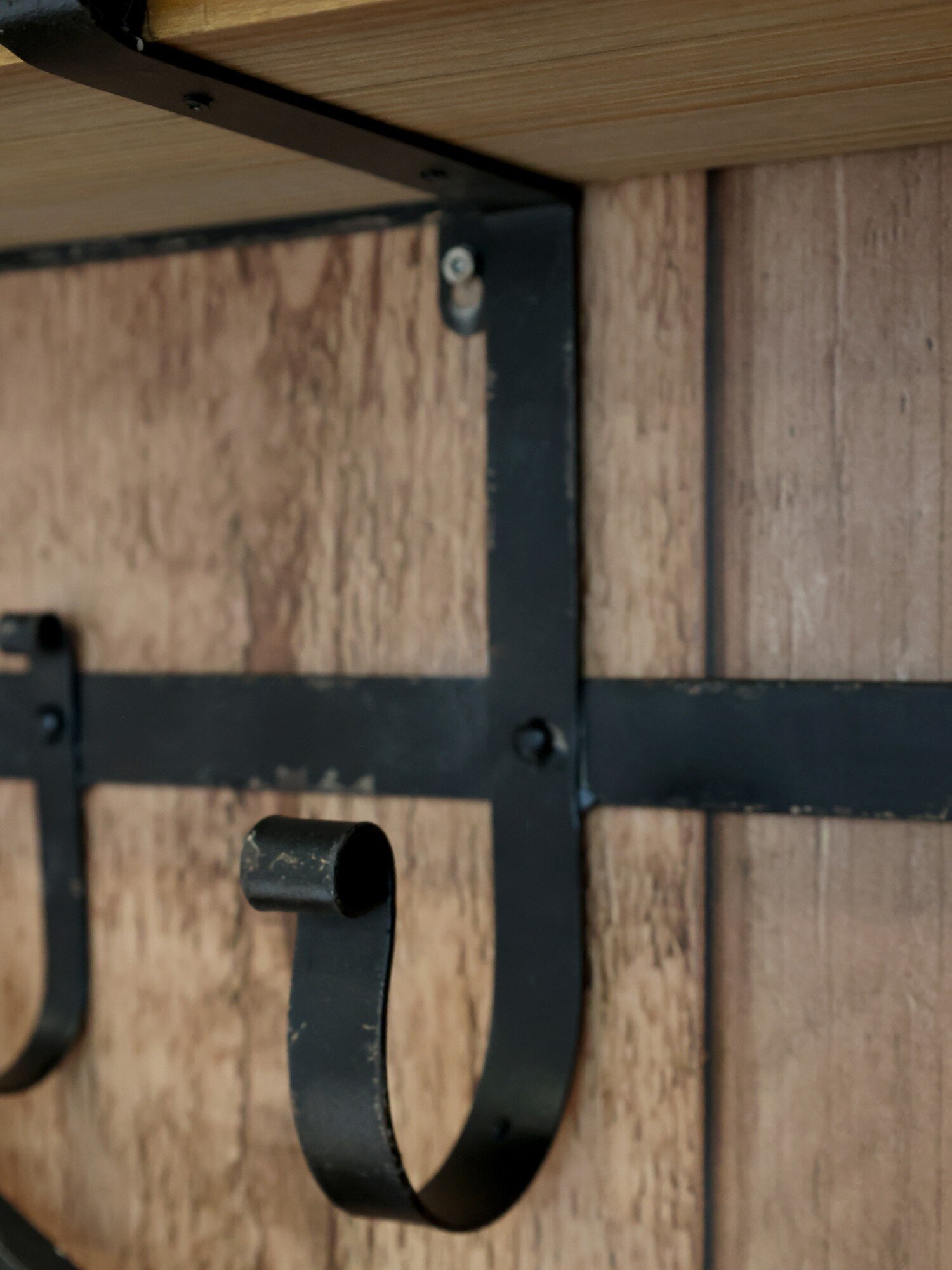 Garderobe, Regalbrett mit 5 Haken, schwarz