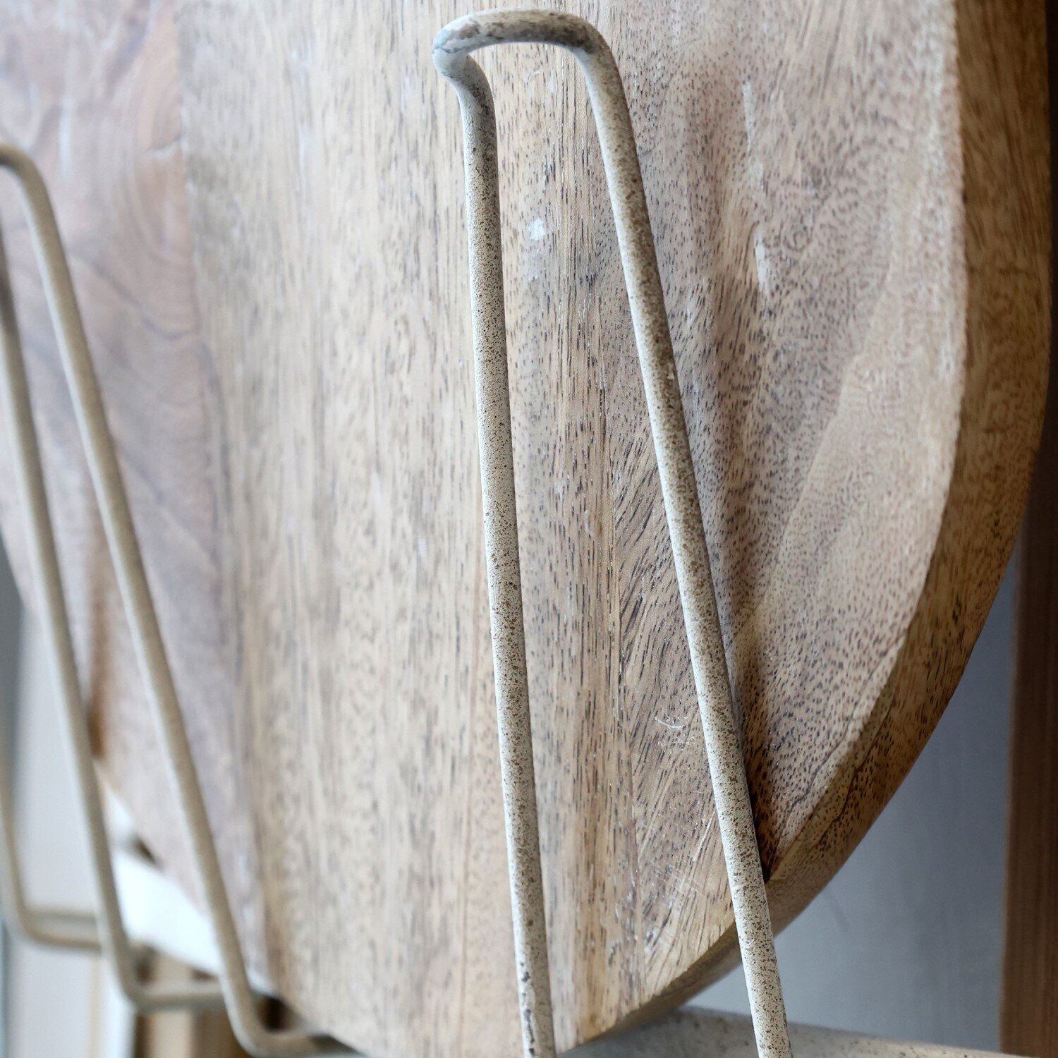 Halter mit Haken und Korb, antique creme 