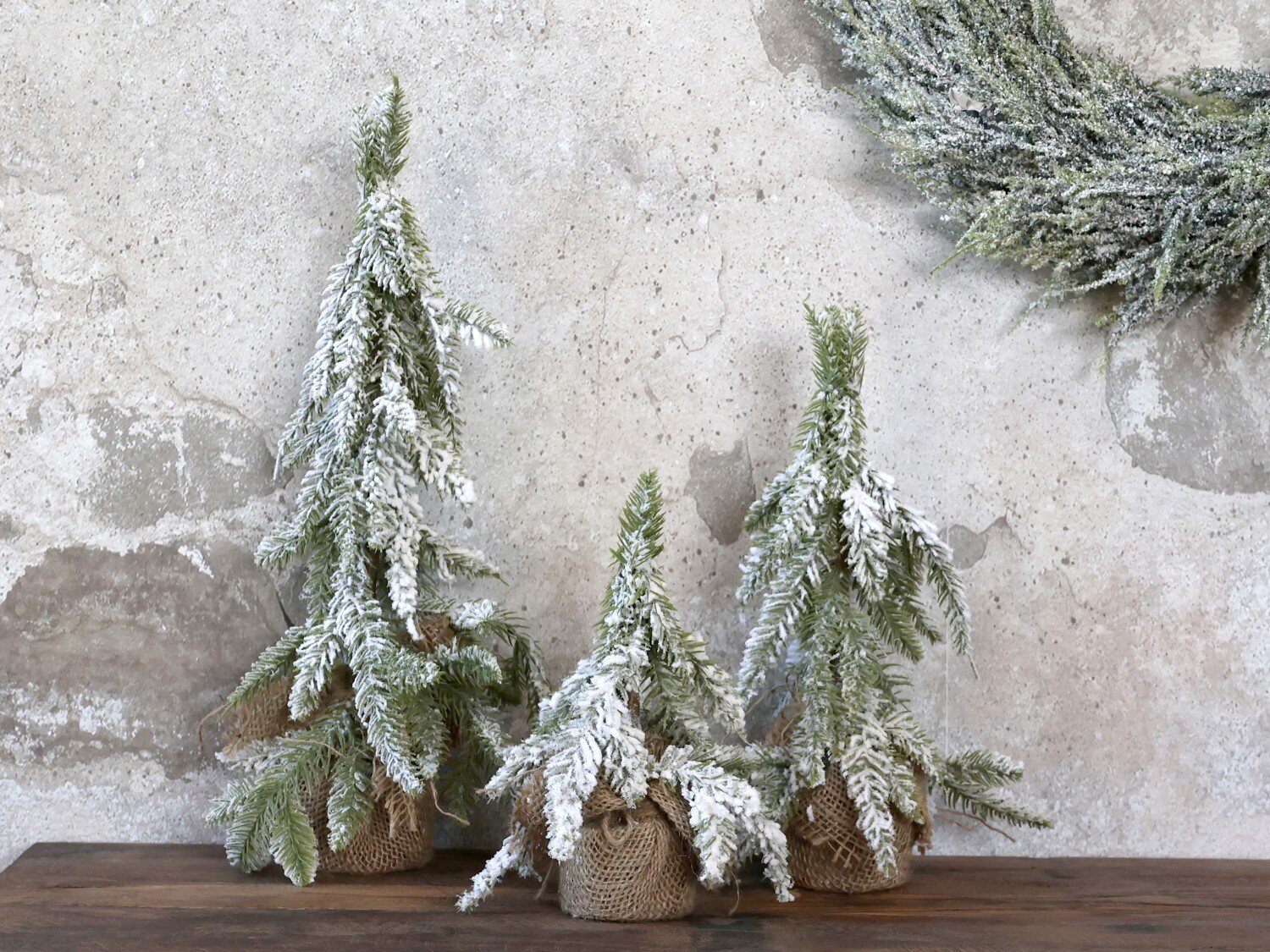 Kleiner künstlicher Tannenbaum mit Schnee von Chic Antique günstig