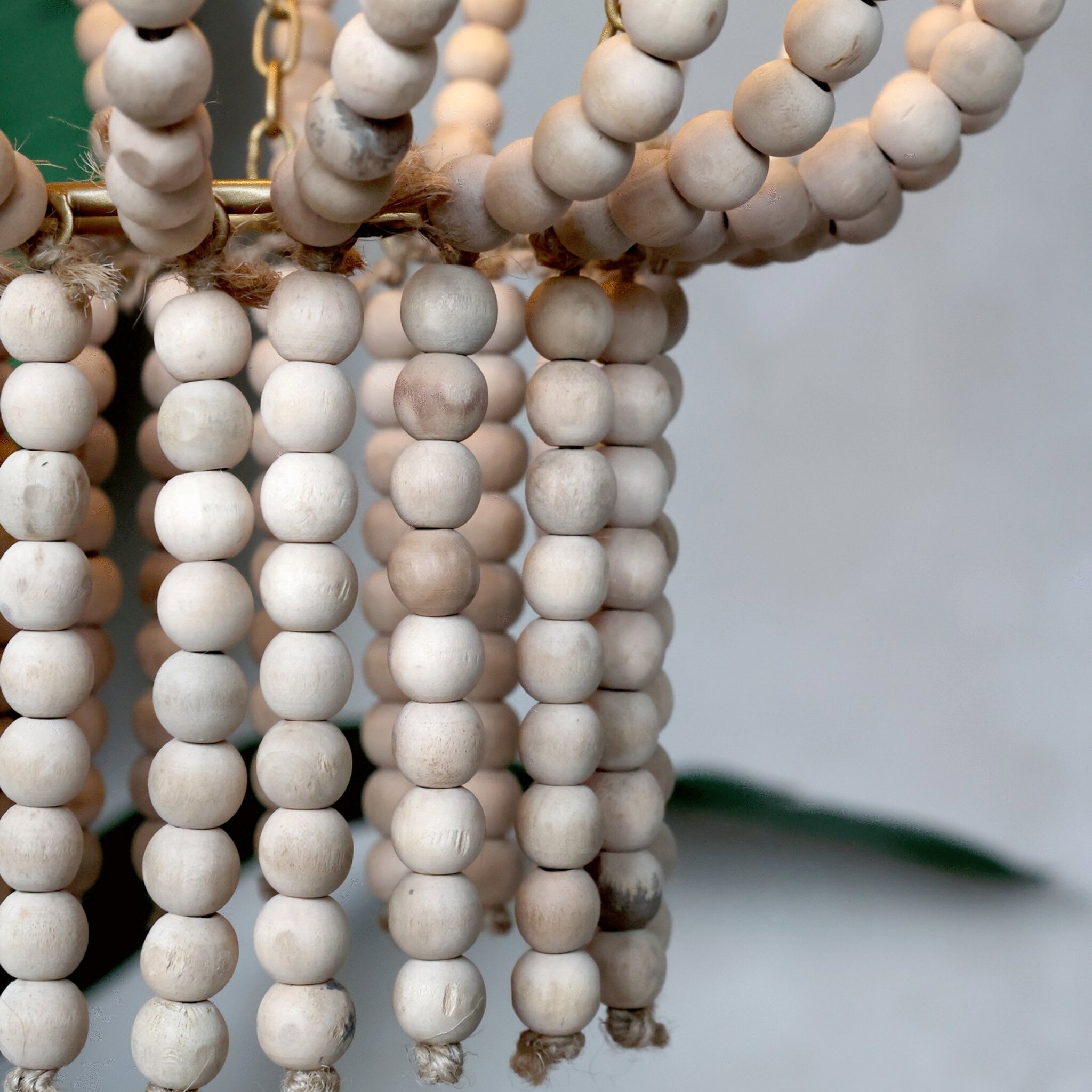 Kronleuchter mit Holzperlen, natur 