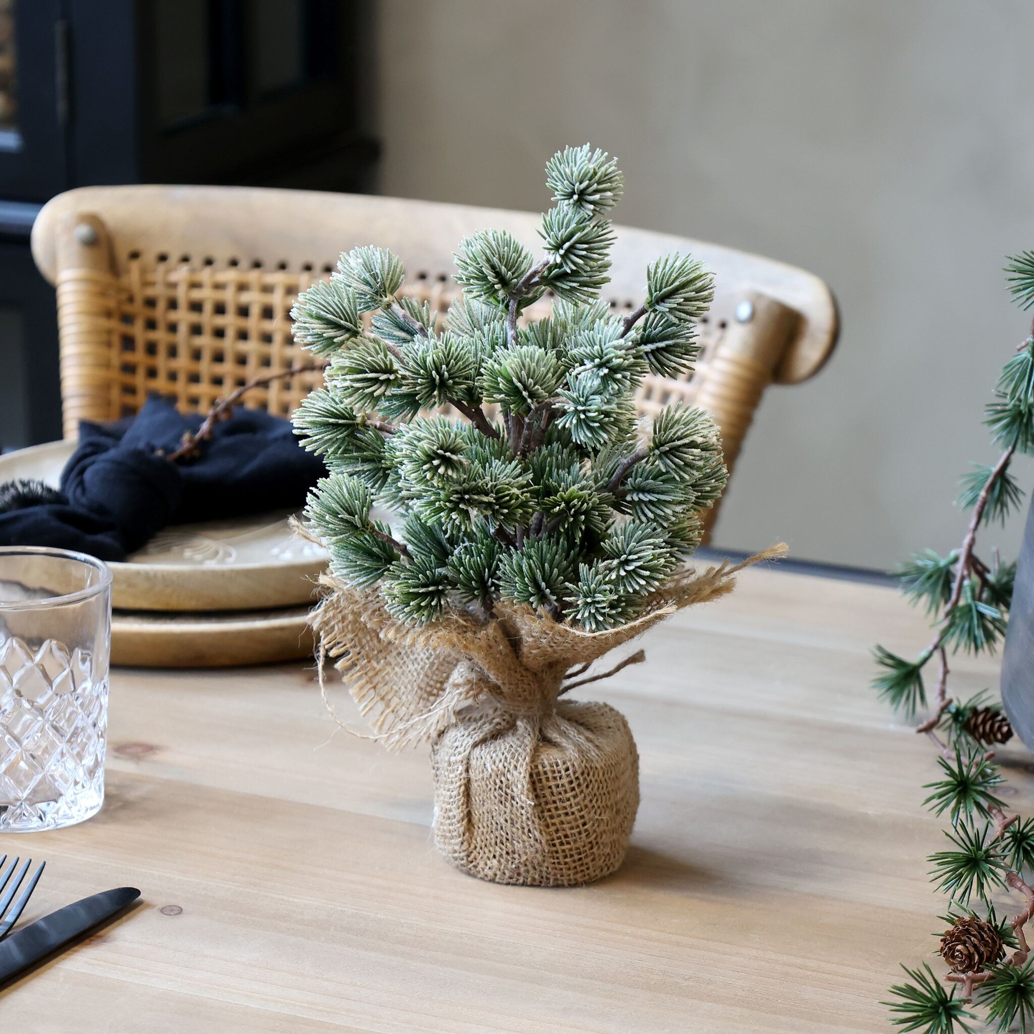 Künstllicher Zedernbaum mit Schnee, grün 30 cm