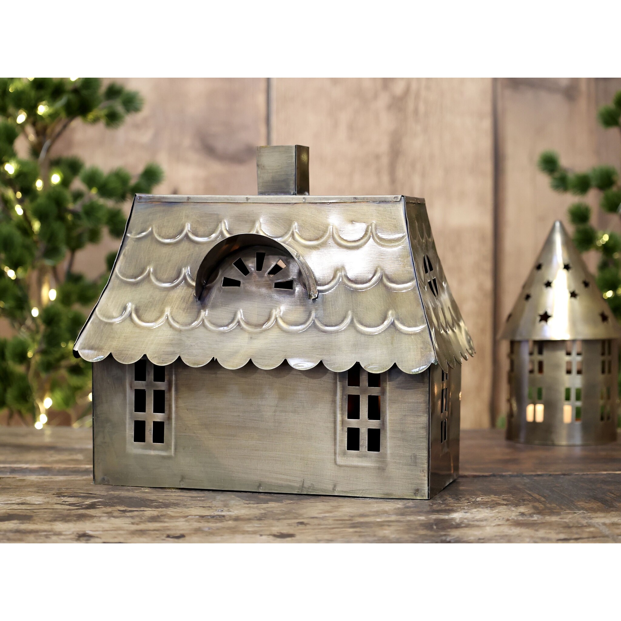 Lichthaus Doppelhaus aus Metall, antique messing