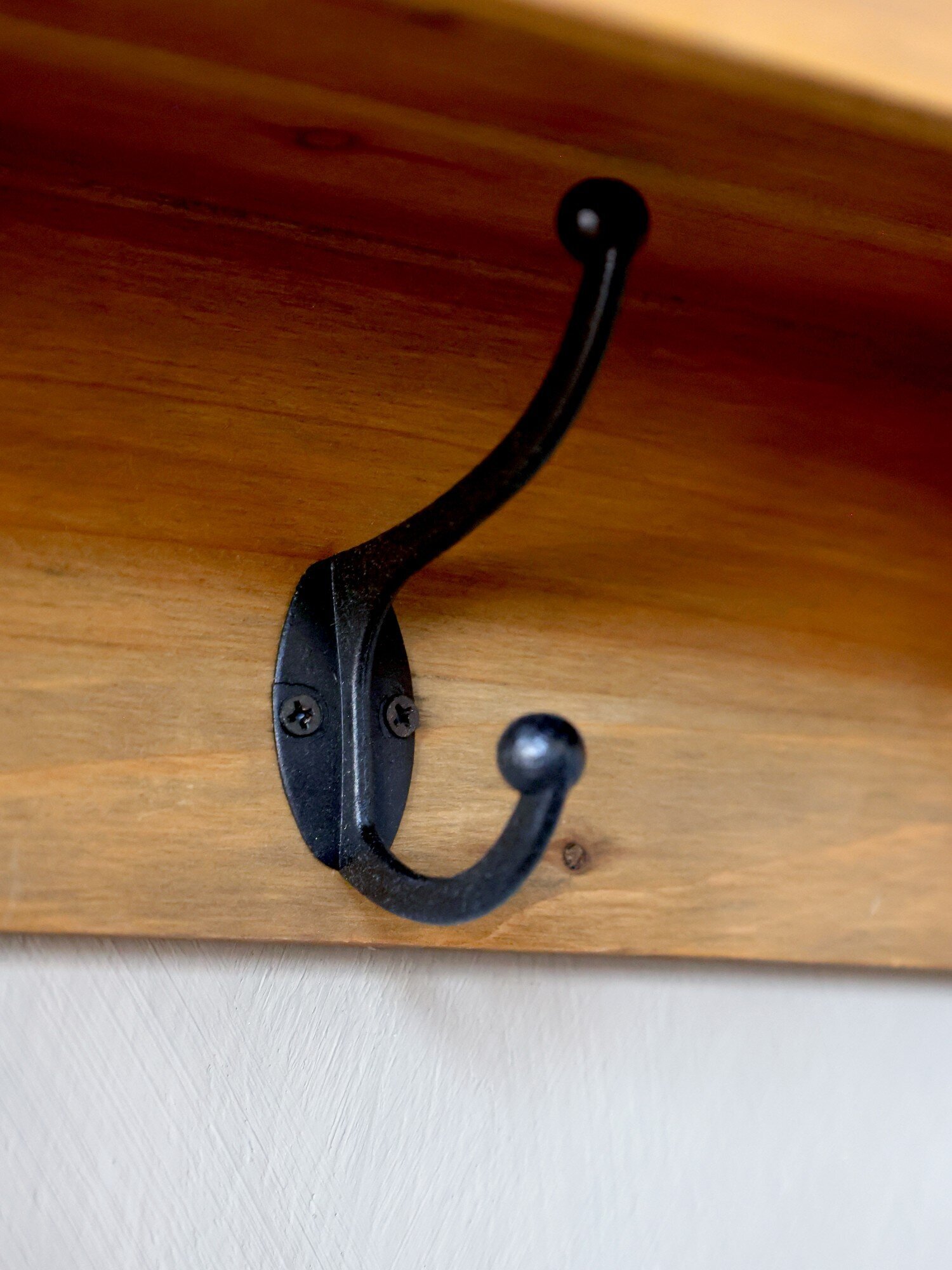 Regalbrett mit 2 Schubladen und 3 Haken, natur 