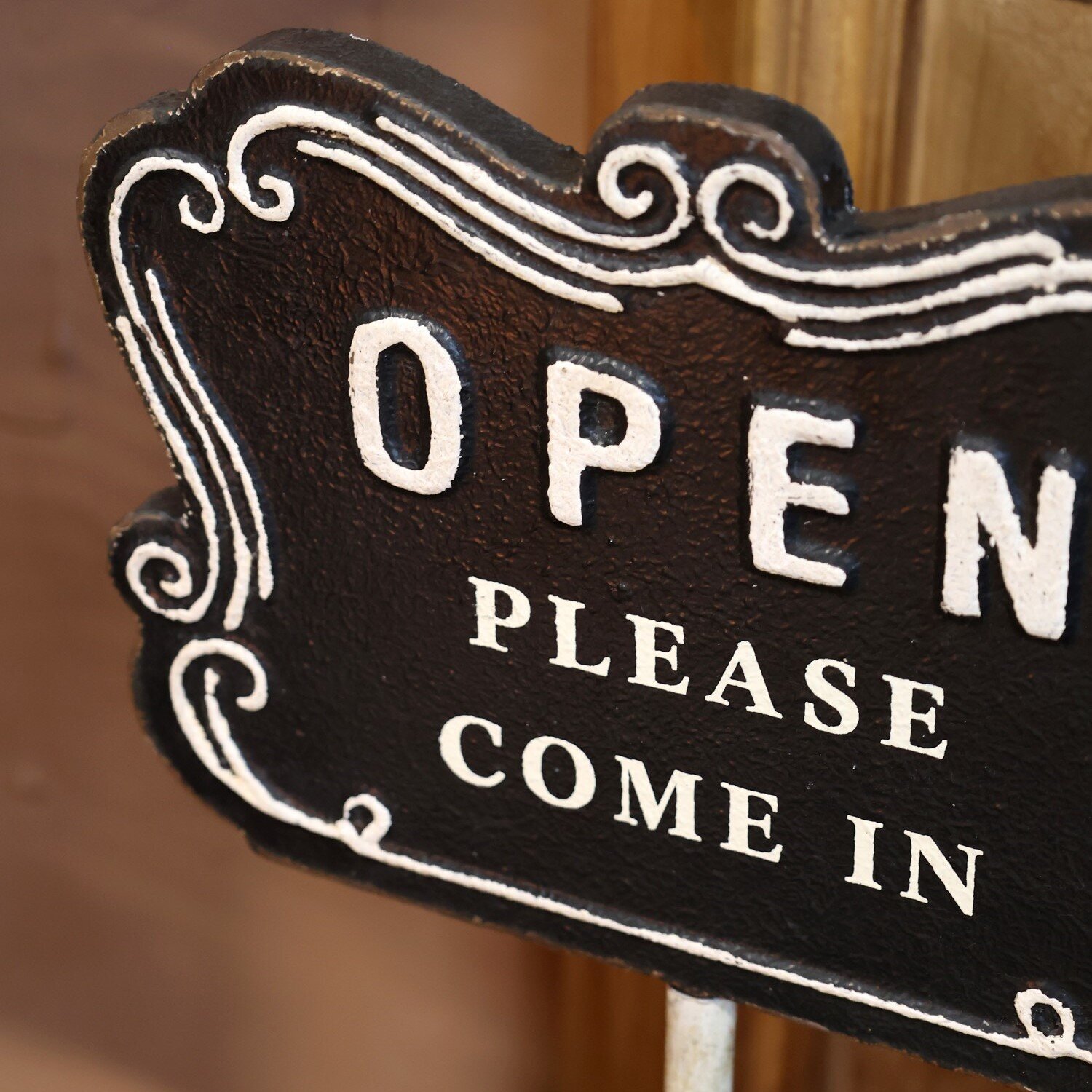 Schild Open, antique creme 