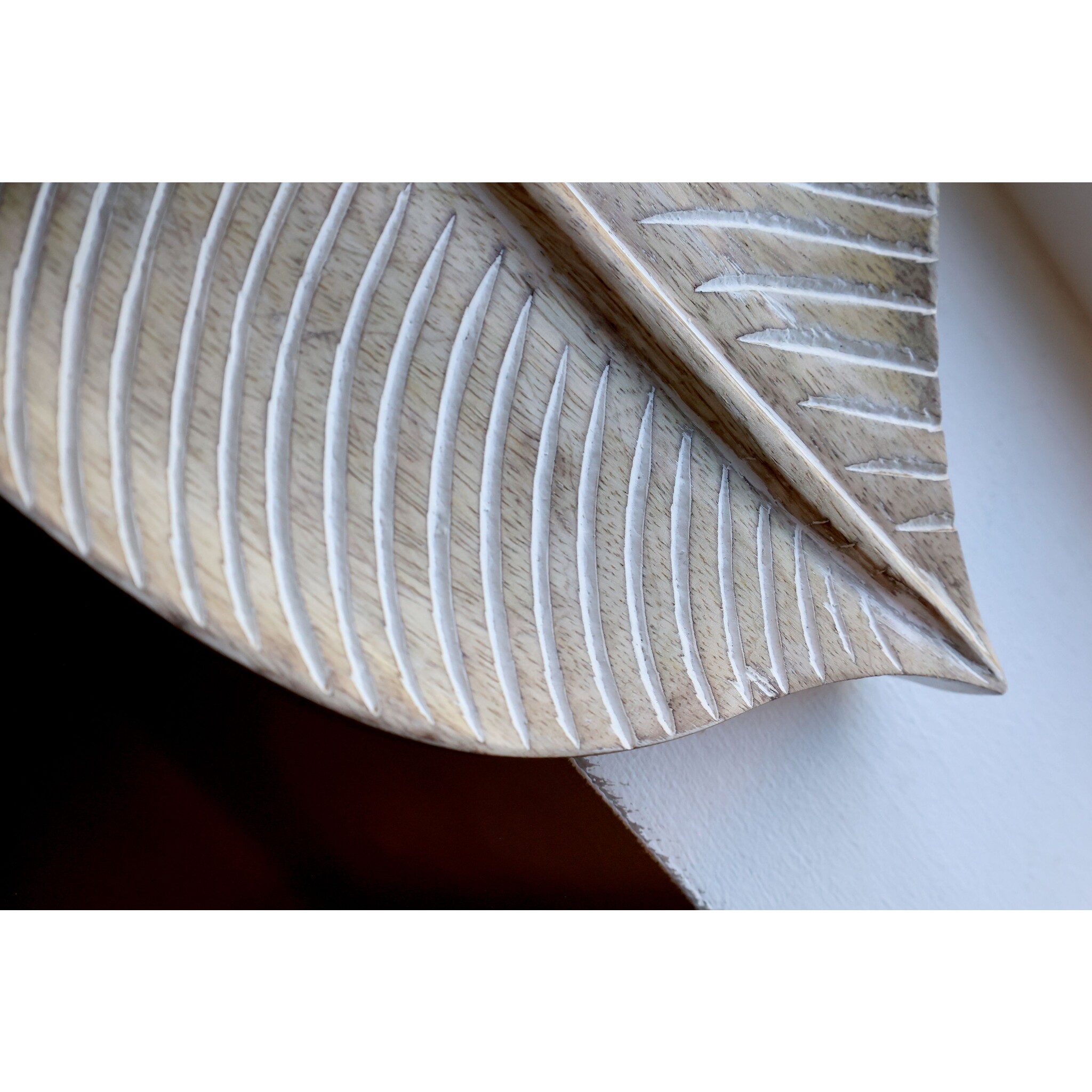 Tours Tablett mit Schnitzereien, Blattform, natur 