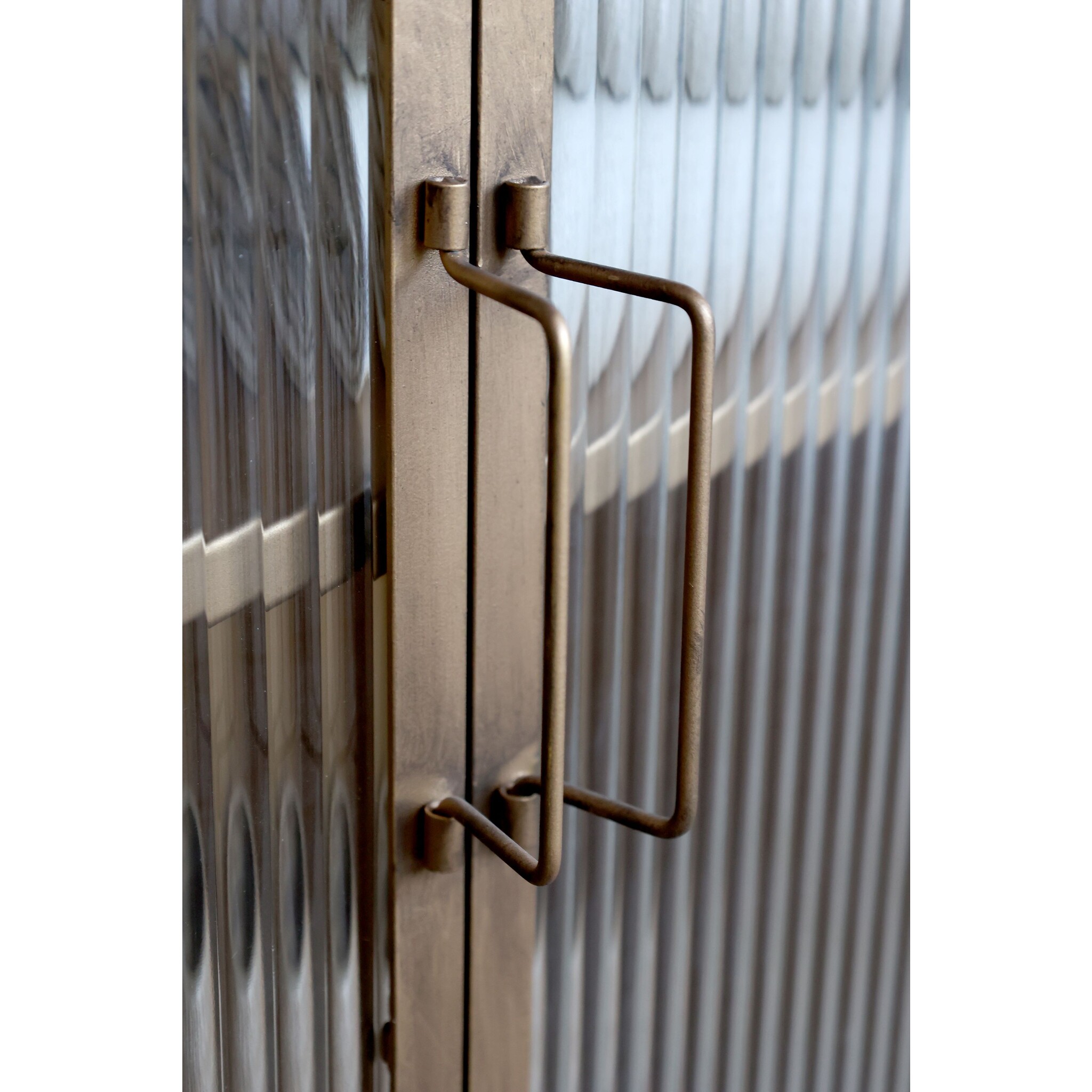 Vitrinenschrank mit 4 Glastüren, antique messing 