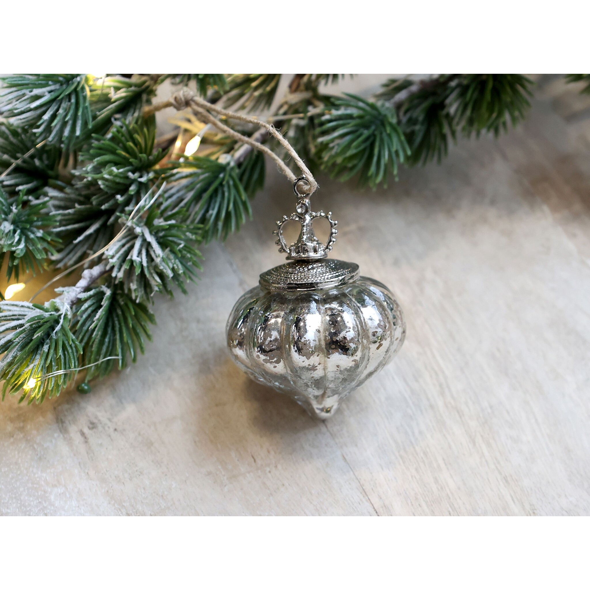 Weihnachtlicher Tropfen Aufhänger mit Strasssteinen, bauernsilber Höhe 7,5, Ø 5 cm