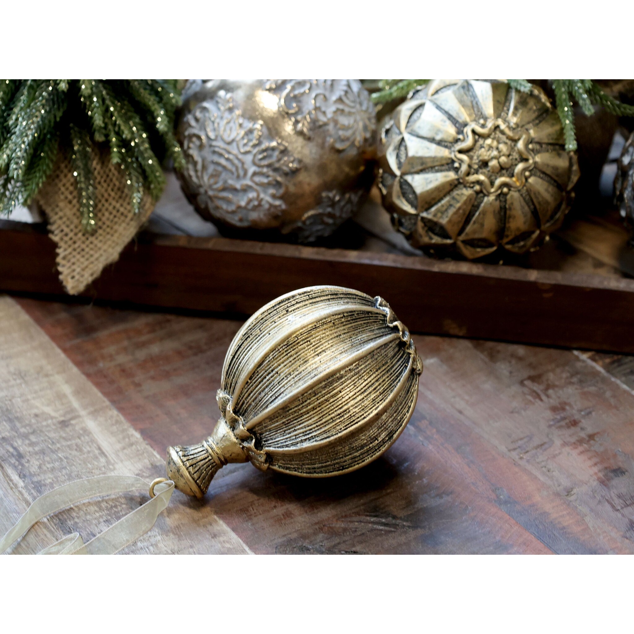 Weihnachtskugel im Antique Messing Stil, antique messing Höhe 13,5, Ø 8,5 cm