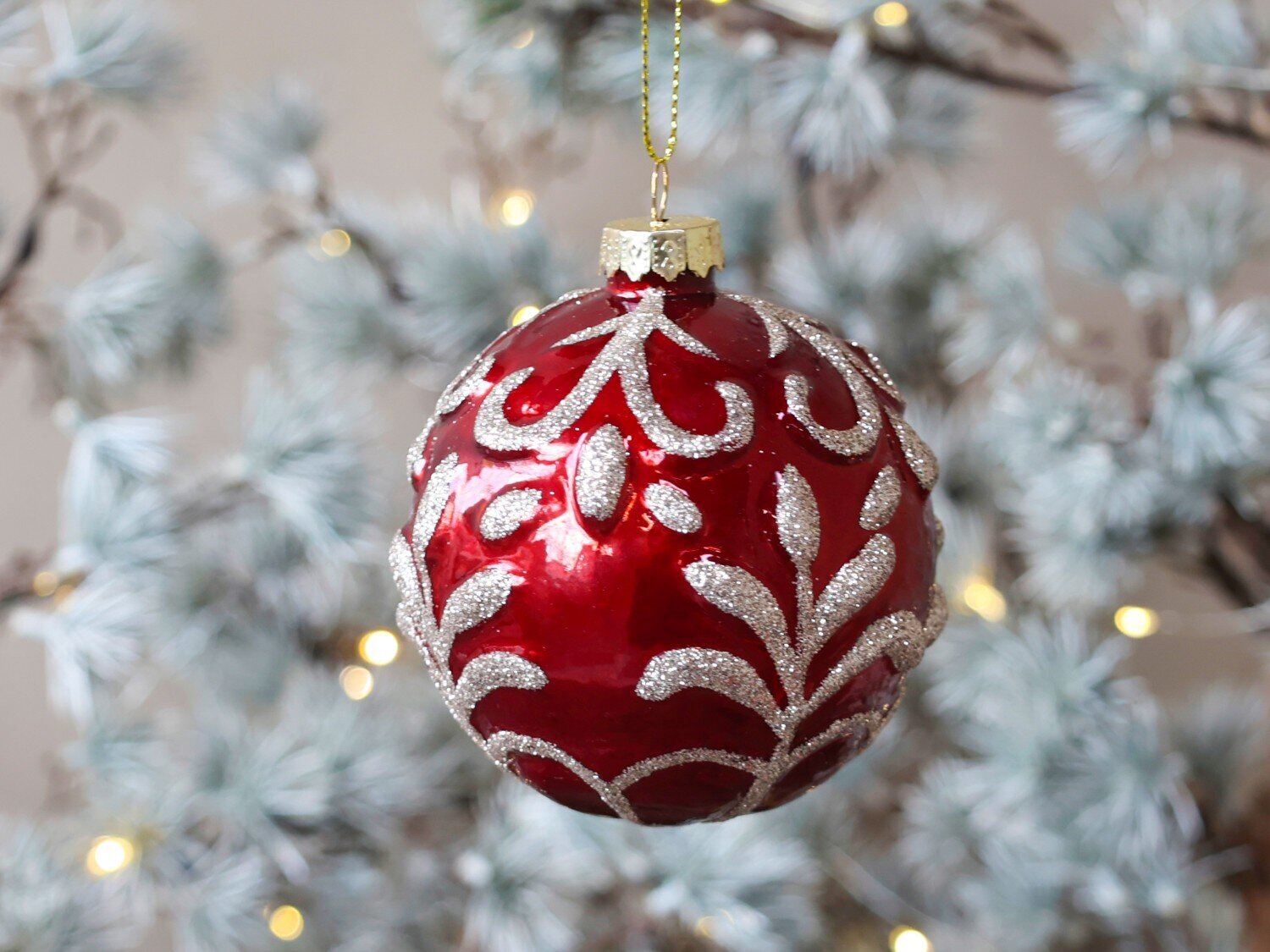Weihnachtskugel mit Glitzer, rot, rot