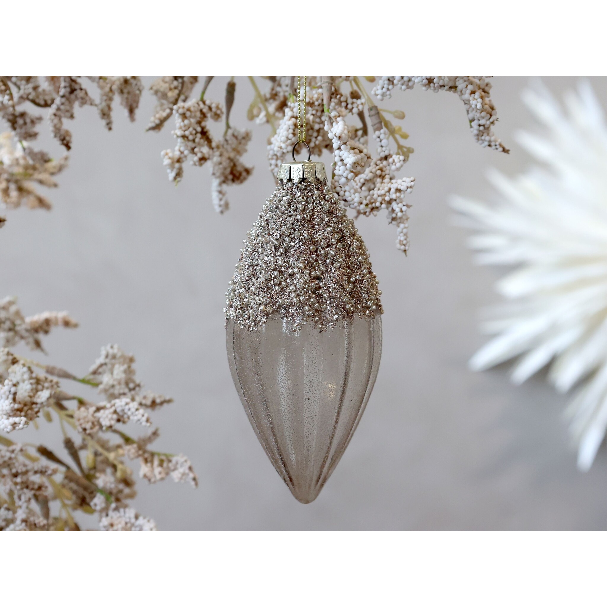 Weihnachtskugel Tropfenform mit Perlen, klar 