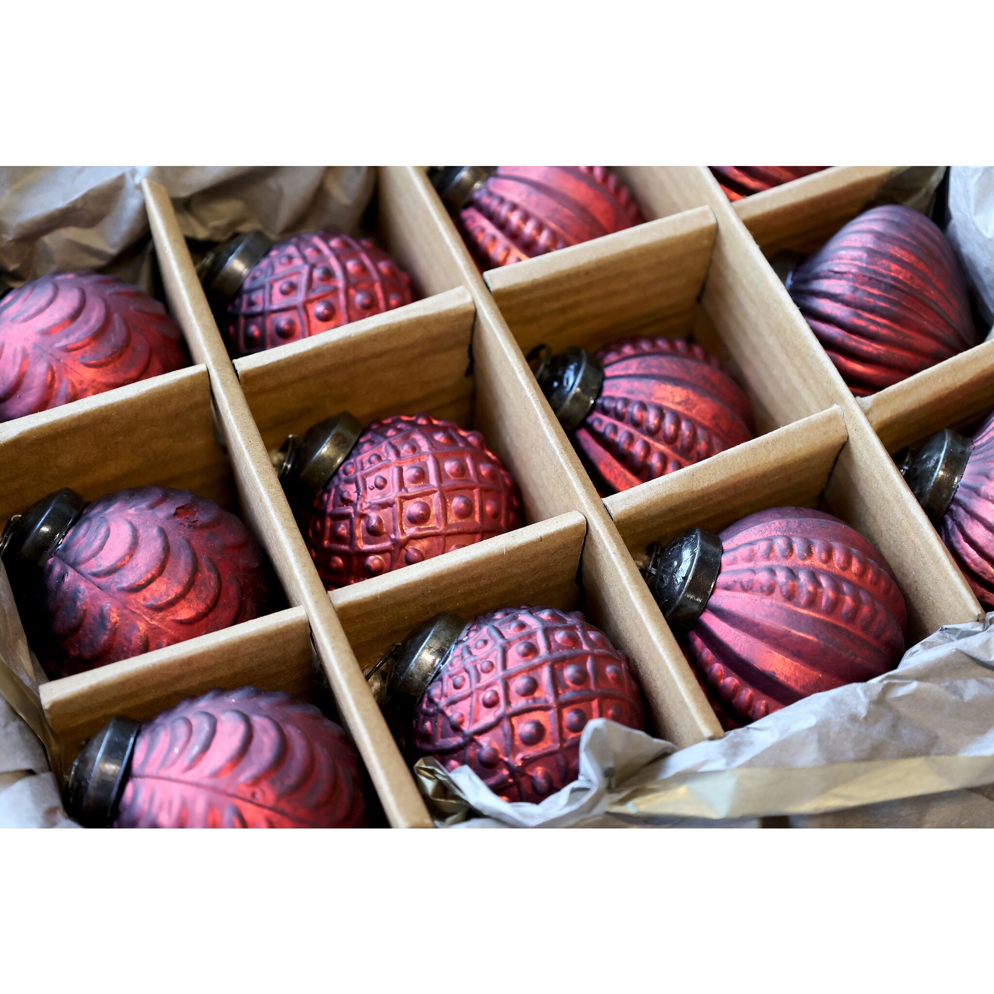 Weihnachtskugeln in einer Schachtel 12er Set, cherry