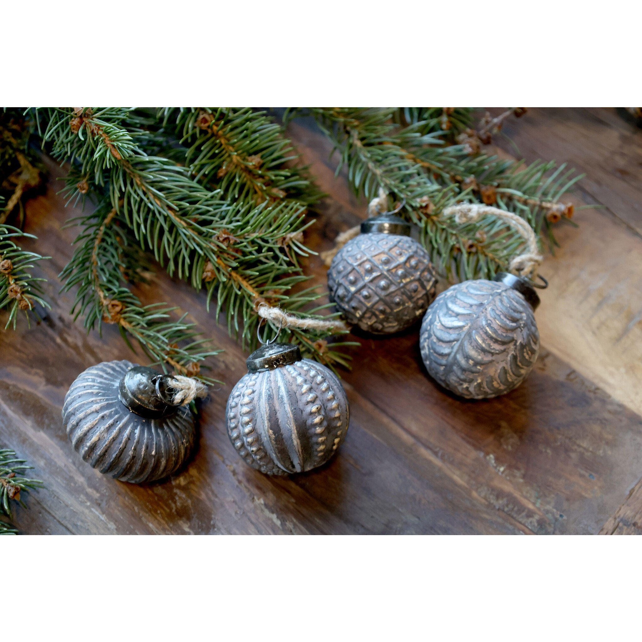 Weihnachtskugeln in einer Schachtel 12er Set, mocca