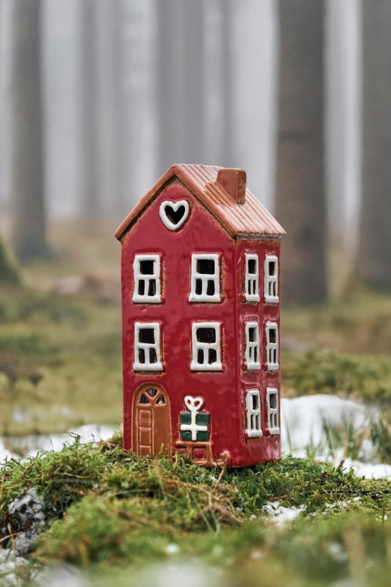 Teelichthaus Stillenat mit Schlitten, rot 