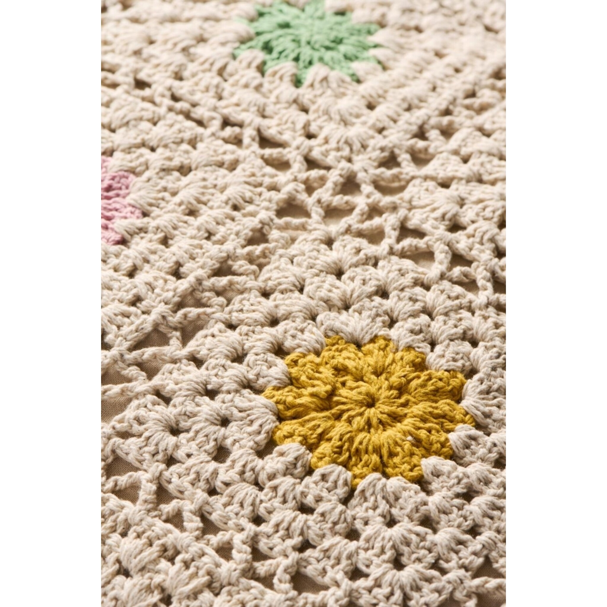 Kissenbezug Gehäkelt mit bunten Blumen, natur 