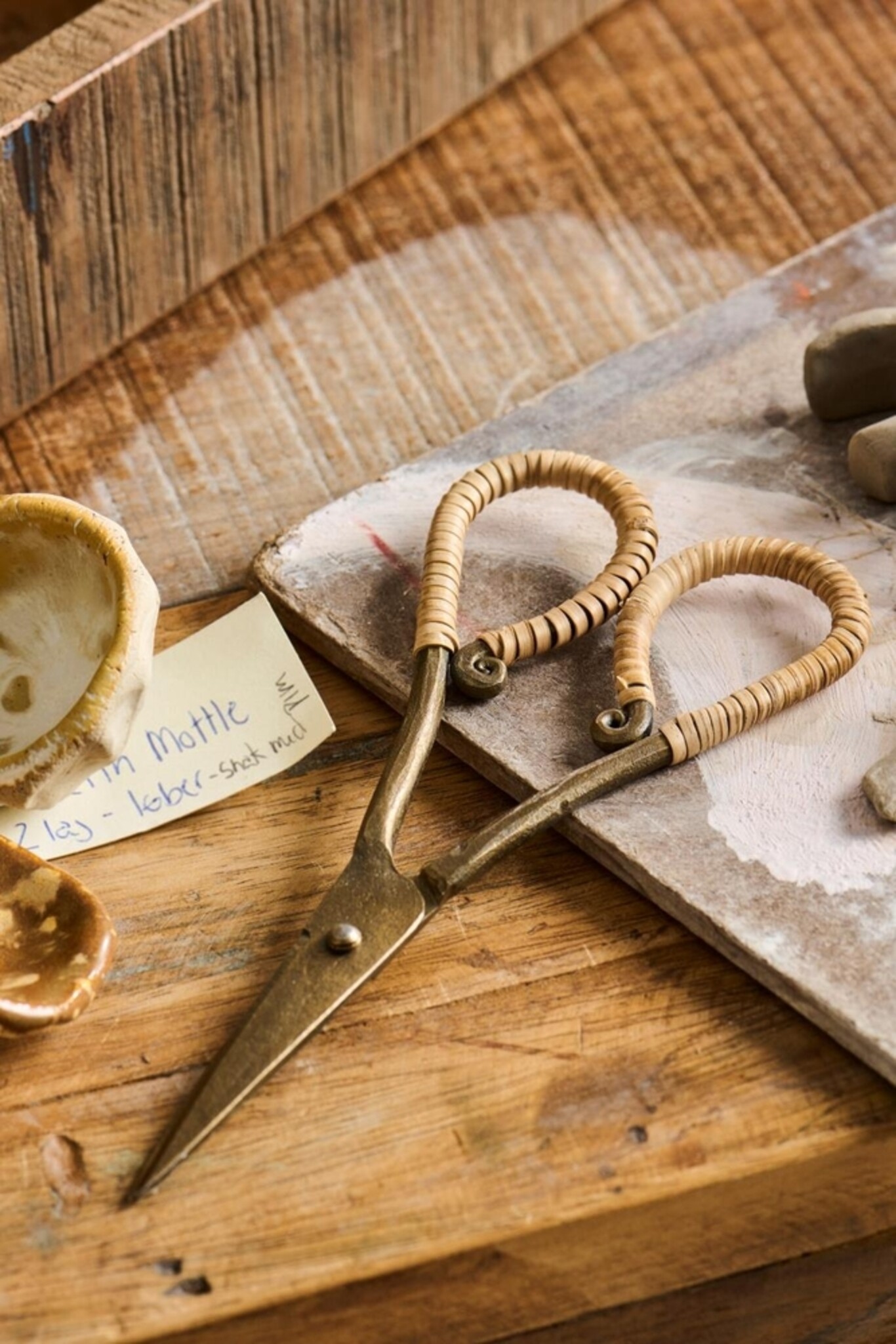 Vintage Schere mit Rattangriff, natur 
