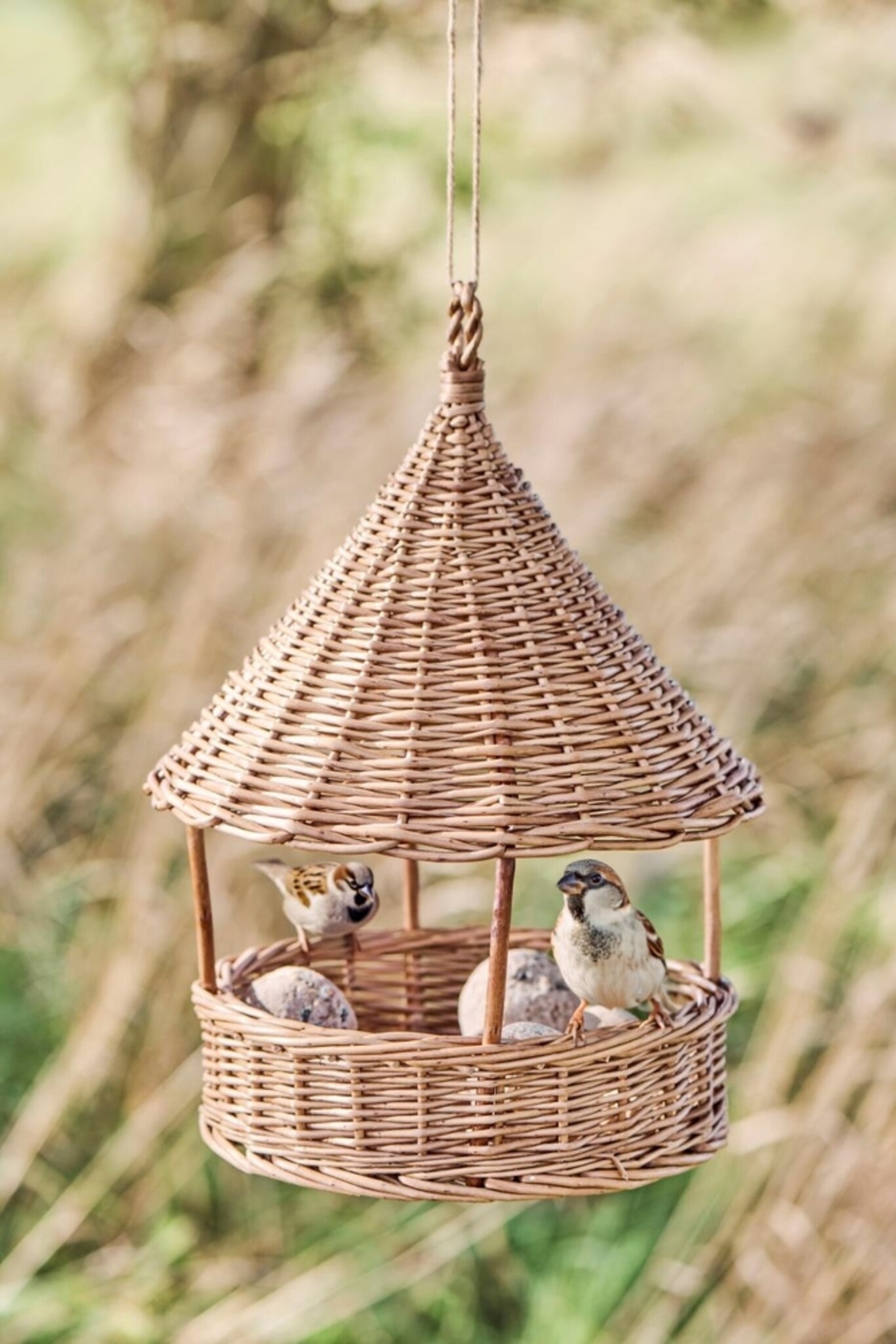 Vogelfutterhaus aus Weide zum Hängen, natur 