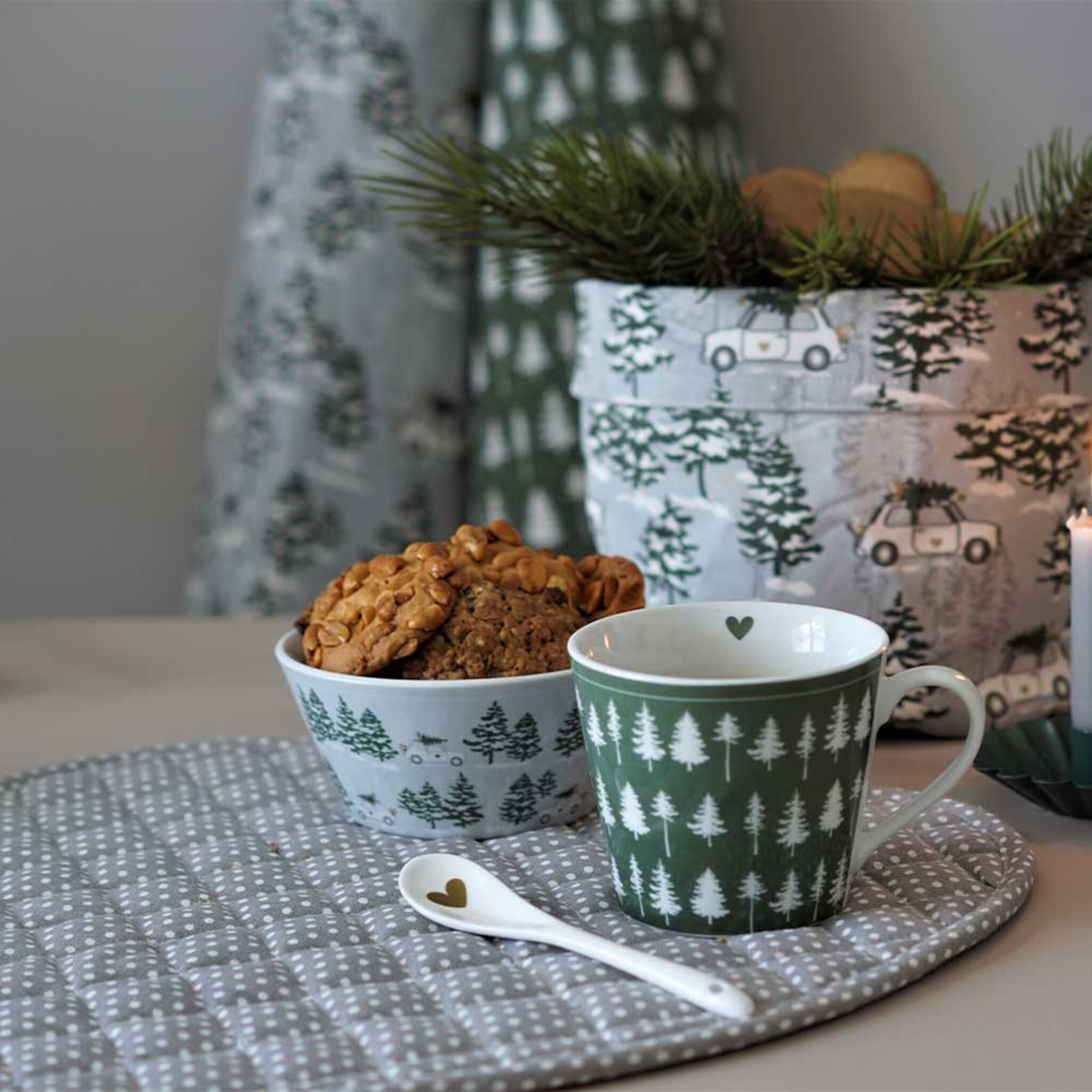 Platzmatte, Tischset Berries and Dots, wendbar, grey 