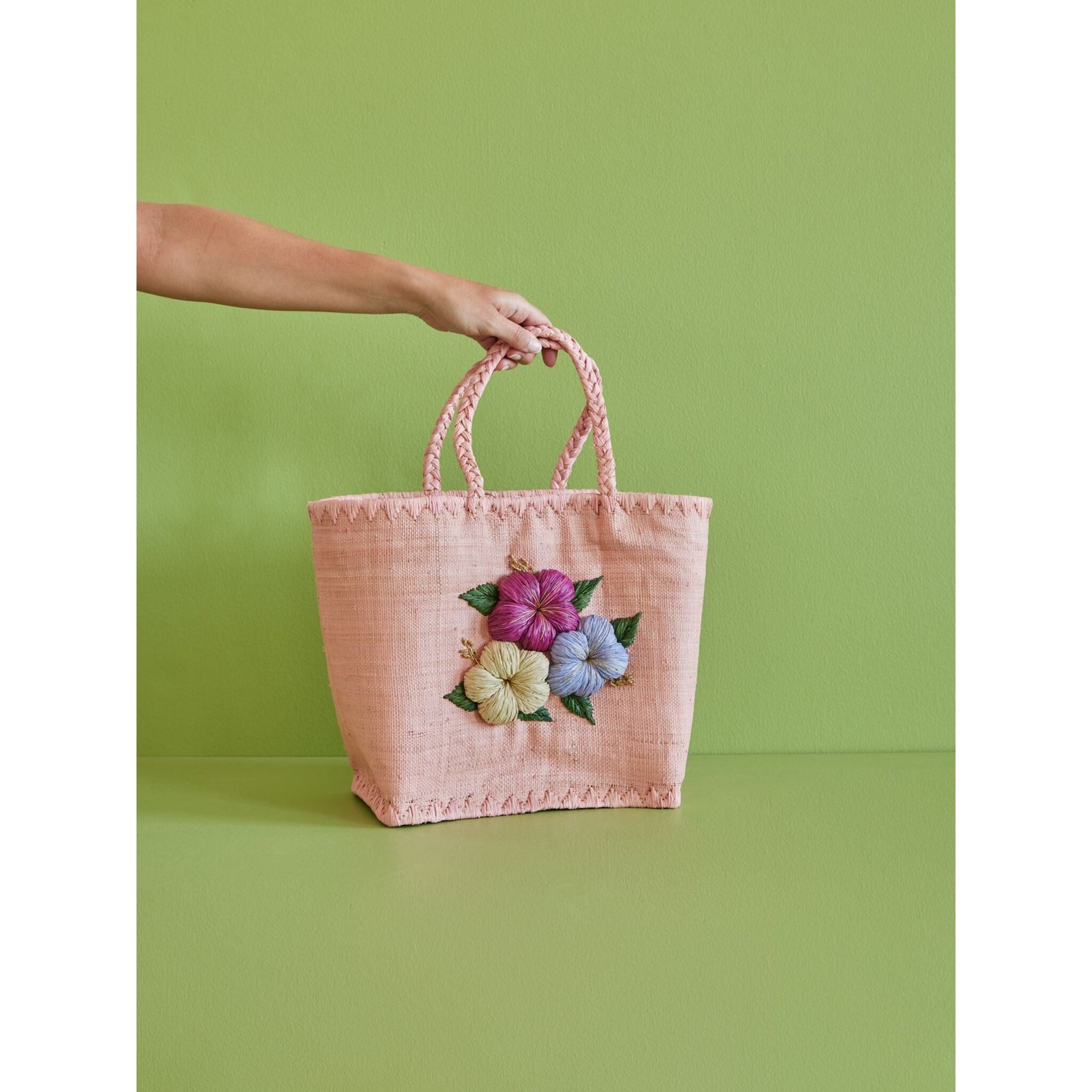 Große Raffia Tasche mit Blumenstickerei, rosa 