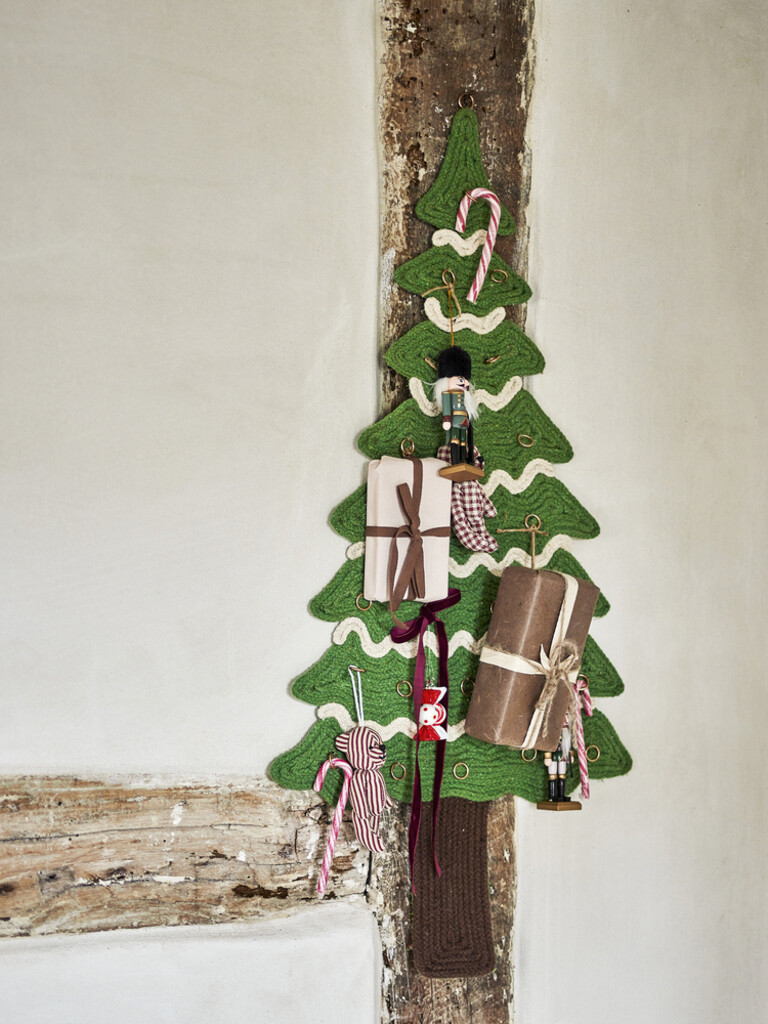 Bloomingville Adventskalender mit Ringen in Baumform Preview Image