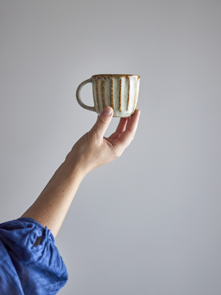 Bloomingville Fleur Tasse aus Steingut Preview Image