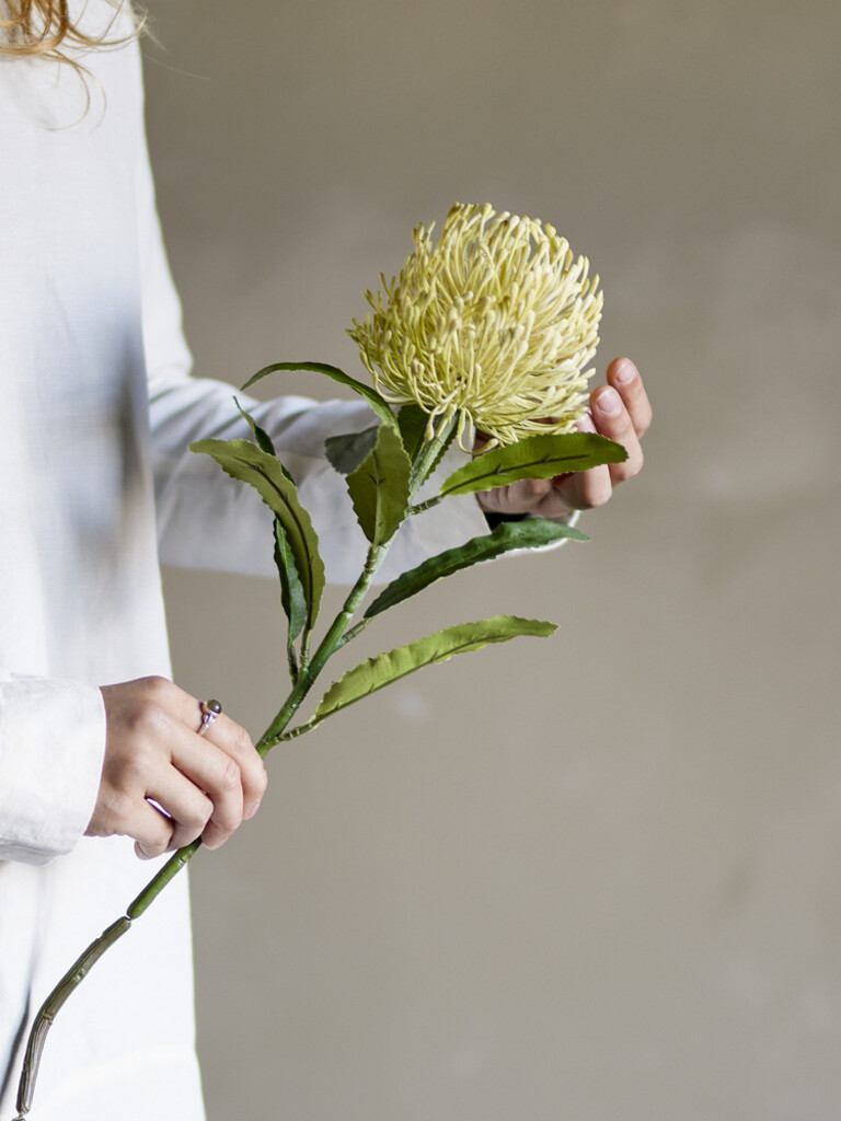 Bloomingville Needle Flower Stiel, Gelb, Kunstblume Preview Image