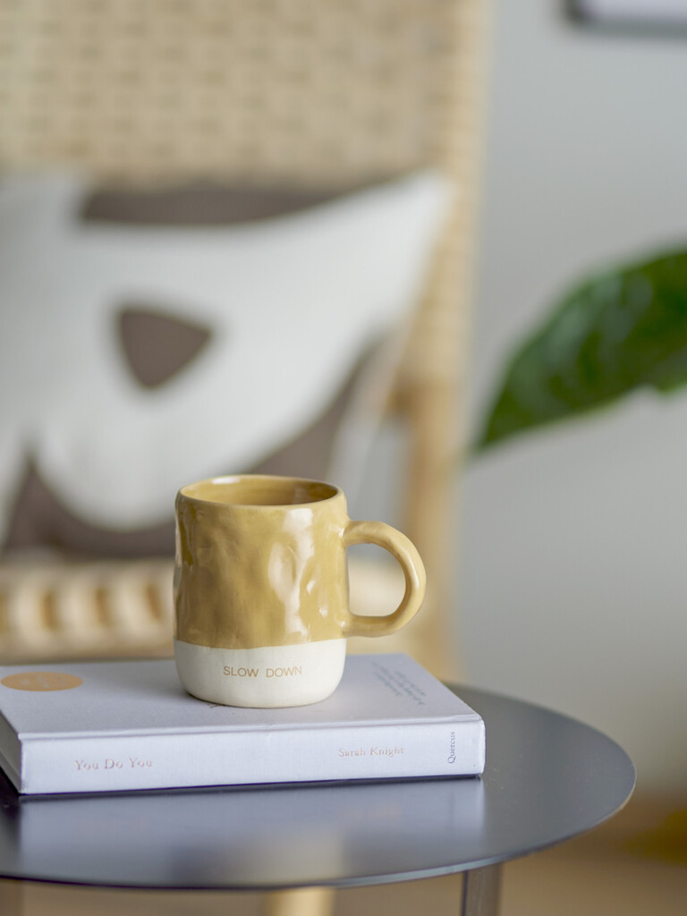 Bloomingville Neo Becher aus Steingut Preview Image