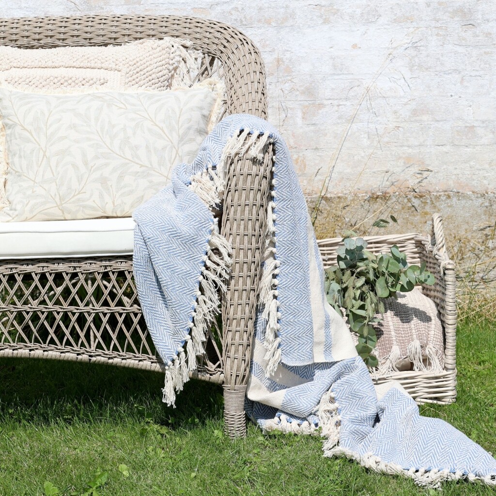 Chic Antique Aix Plaid Garnüberschuss Blau Creme – Skandinavische Gemütlichkeit