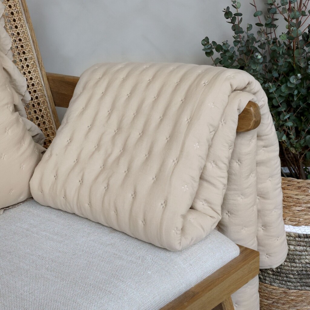 Aix Soft Quilt - Kuscheldecke im Vintage Landhausstil