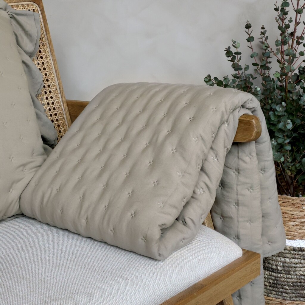 Aix Soft Quilt - Kuscheldecke im Vintage Landhausstil