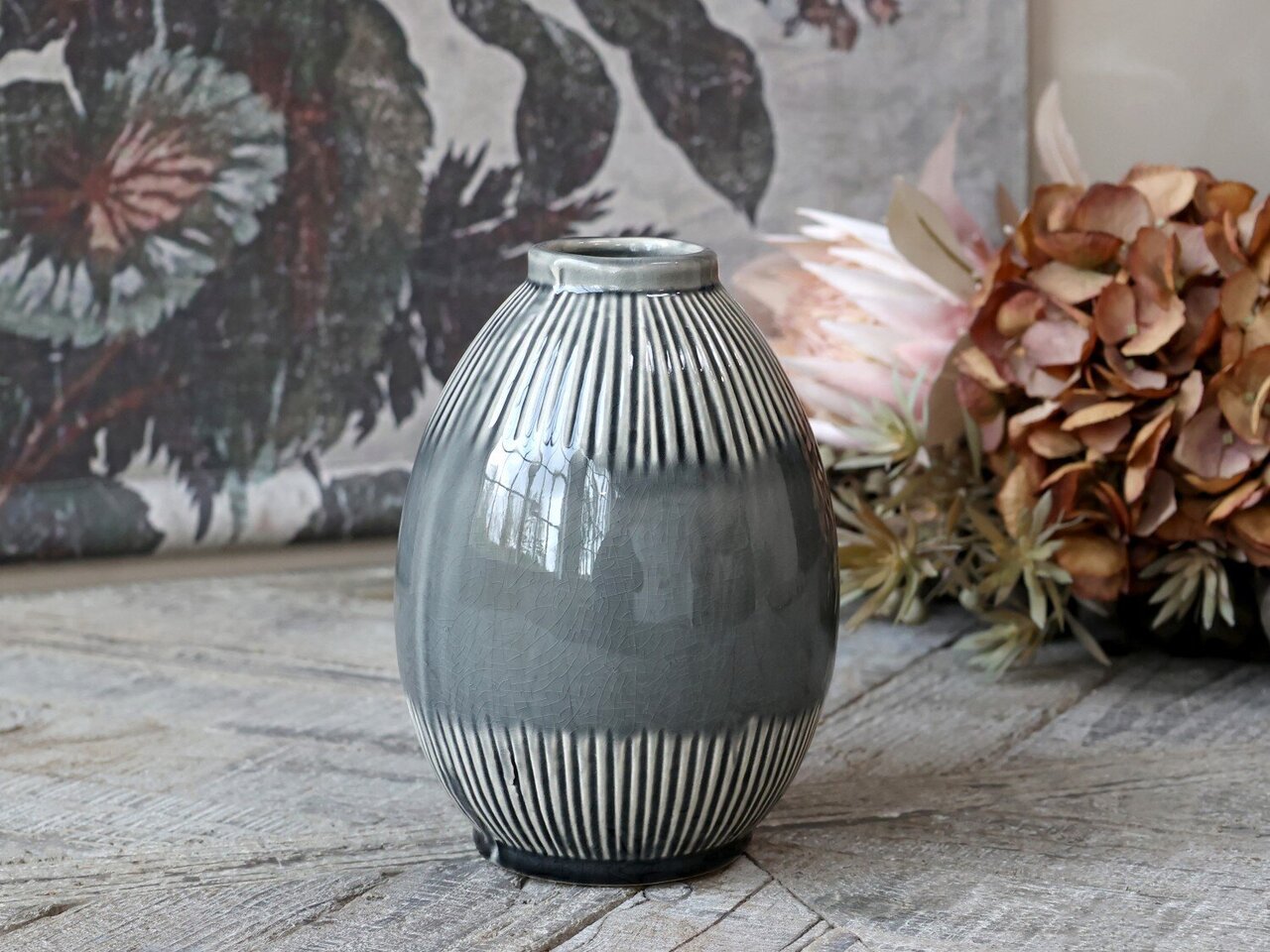 Chic Antique Alsace Vase mit gestreiftem Muster Preview Image
