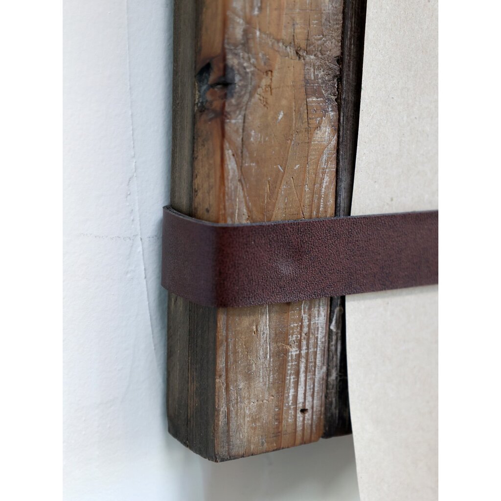 Aufhang für Papier in Recyclingholz