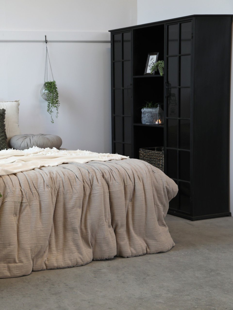 Chic Antique Factory Schrank mit 2 Glastüren und Lade Preview Image