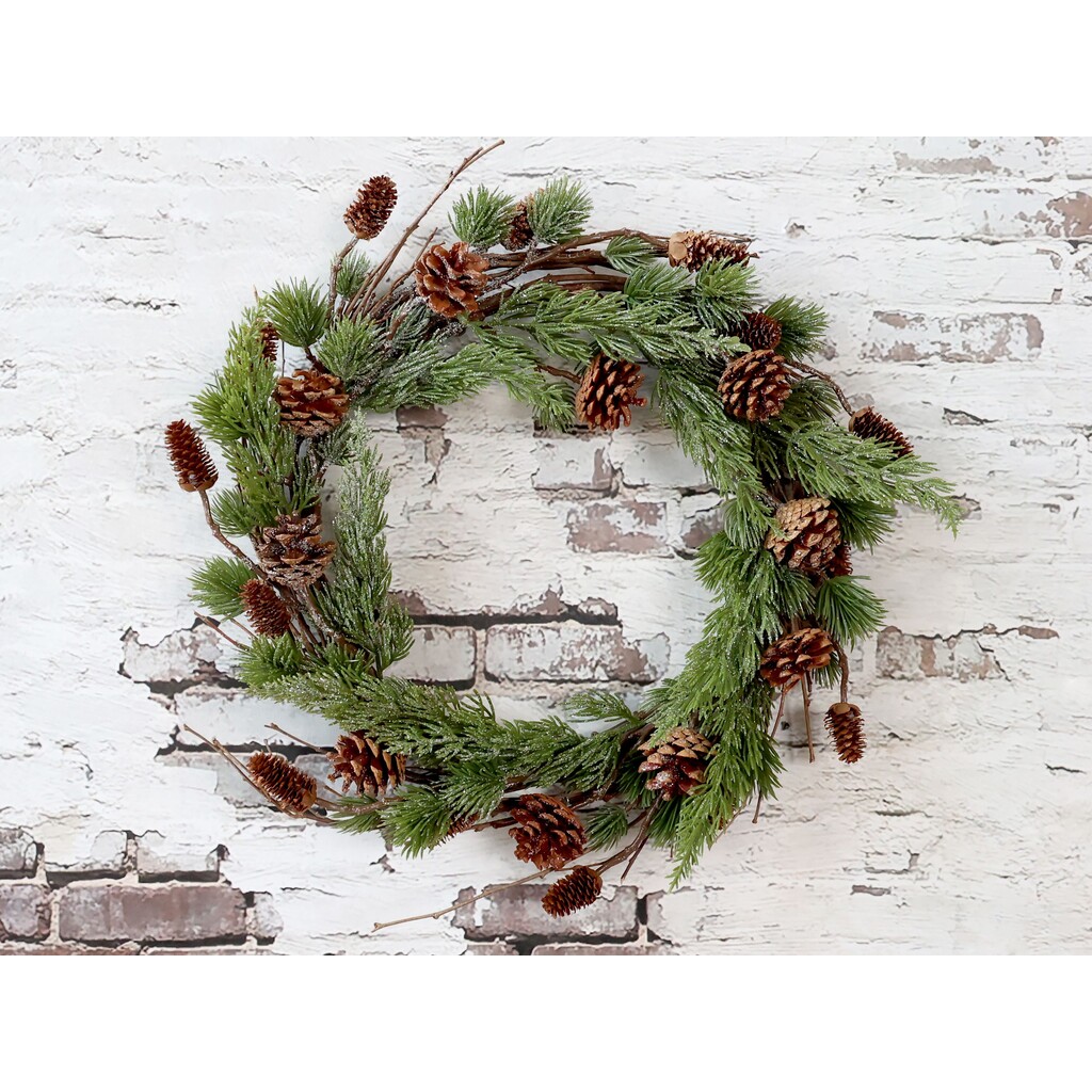 Fleur Kranz aus Zweigen mit Zapfen