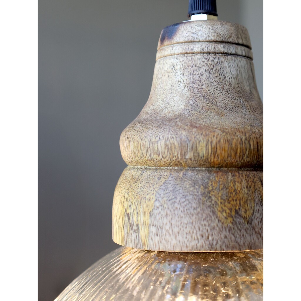 Hängelampe mit Holzzierhülse