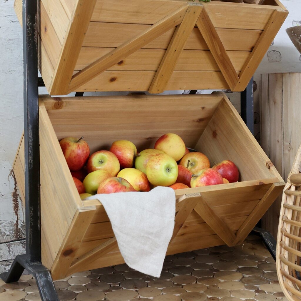 Halter mit Holzkisten