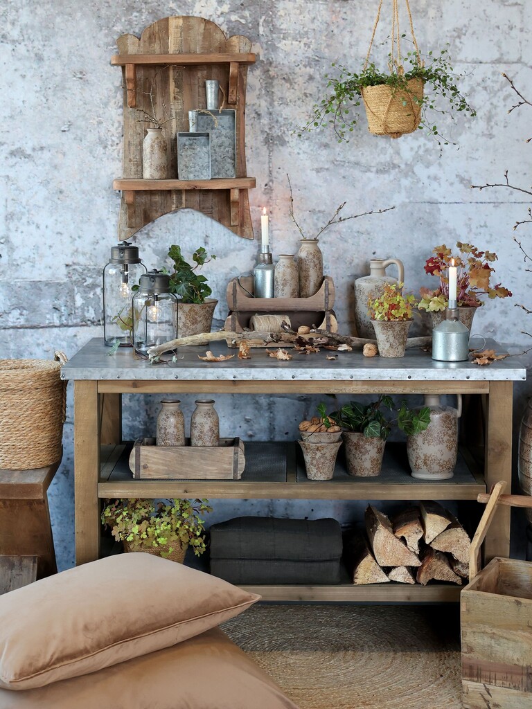 Chic Antique Kücheninsel auf Rädern mit Zinktop und Regalen Preview Image