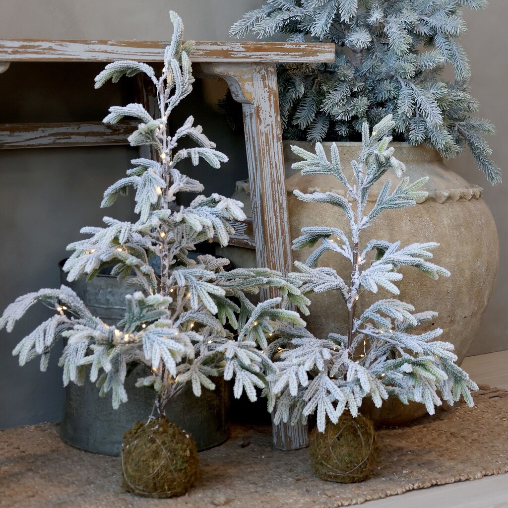 Chic Antique Künstllicher Tannenbaum mit Schnee & LED inkl. Timer Preview Image